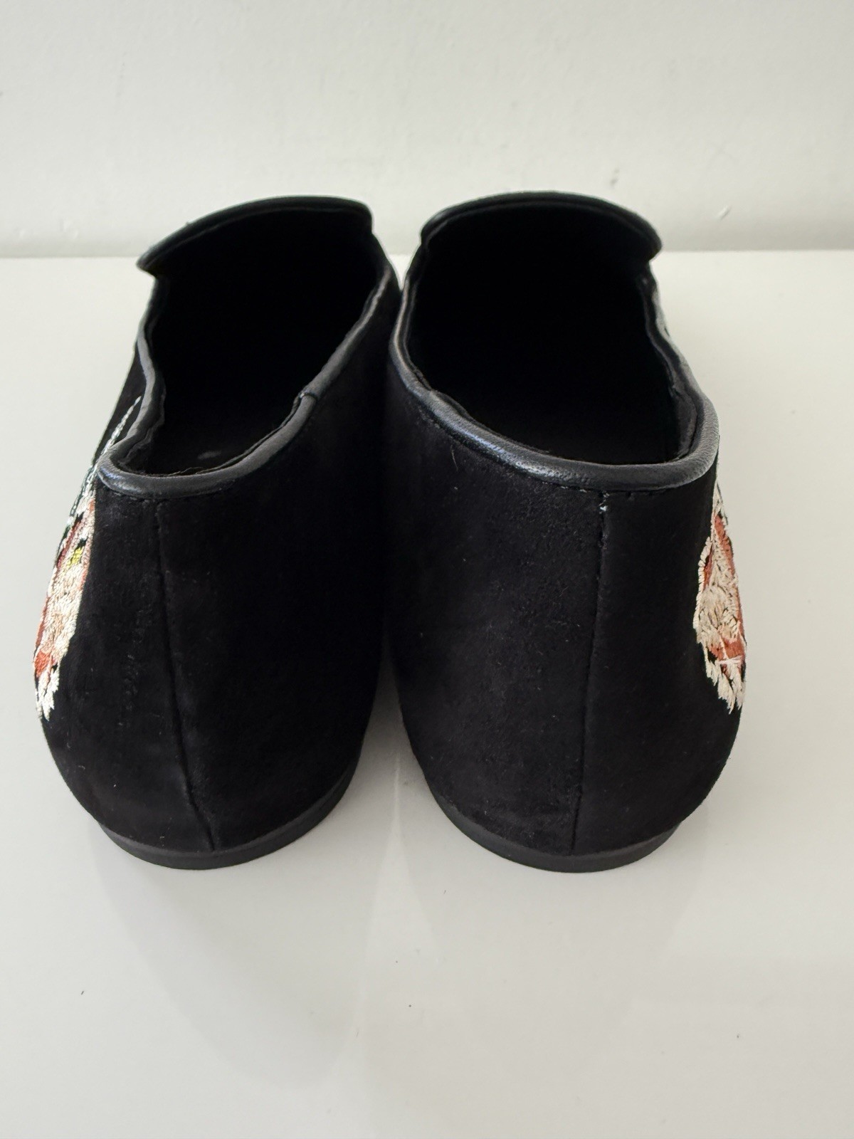 NWOB $245 NATORI Edda Suede Embroidered Loafers Shoes Black Suede 9M