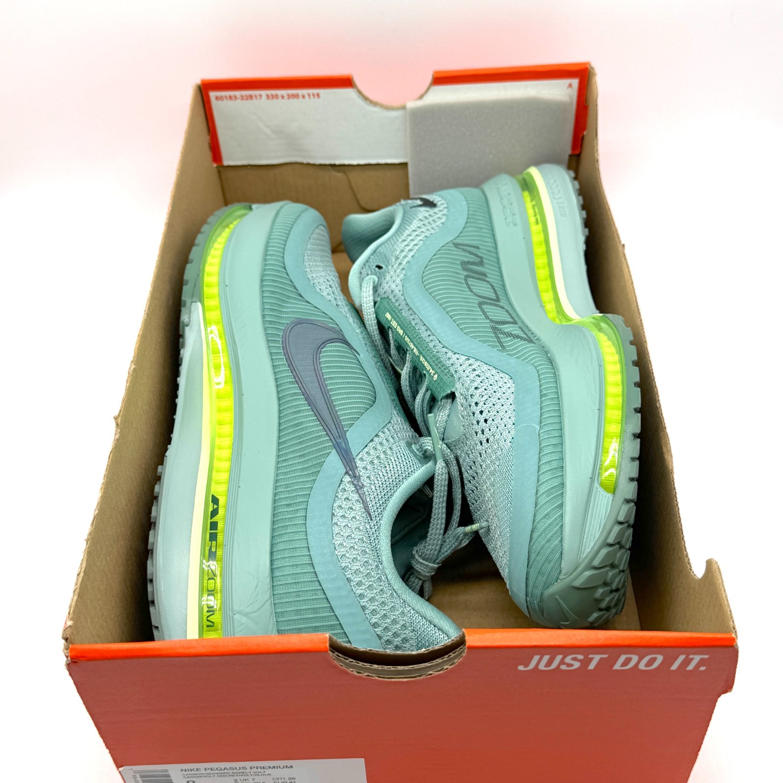 Nike Mens Pegasus Premium Cannon Green Shoes Sz 8 M / 9.5 W New HQ2592-009