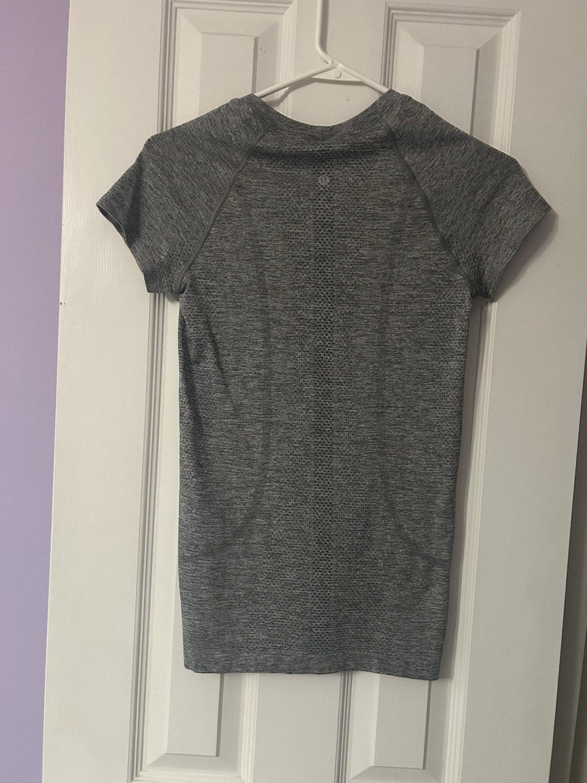 Lululemon Swiftly Tech SS 2.0 Heathered Gray Slim Crew Tee Size 4