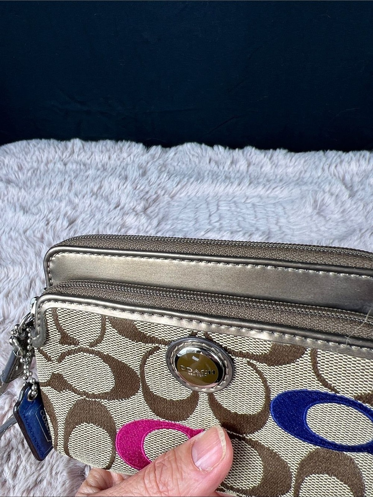 Coach Poppy Signature C Embroidered Double Zip Wristlet Khaki Multicolor EUC