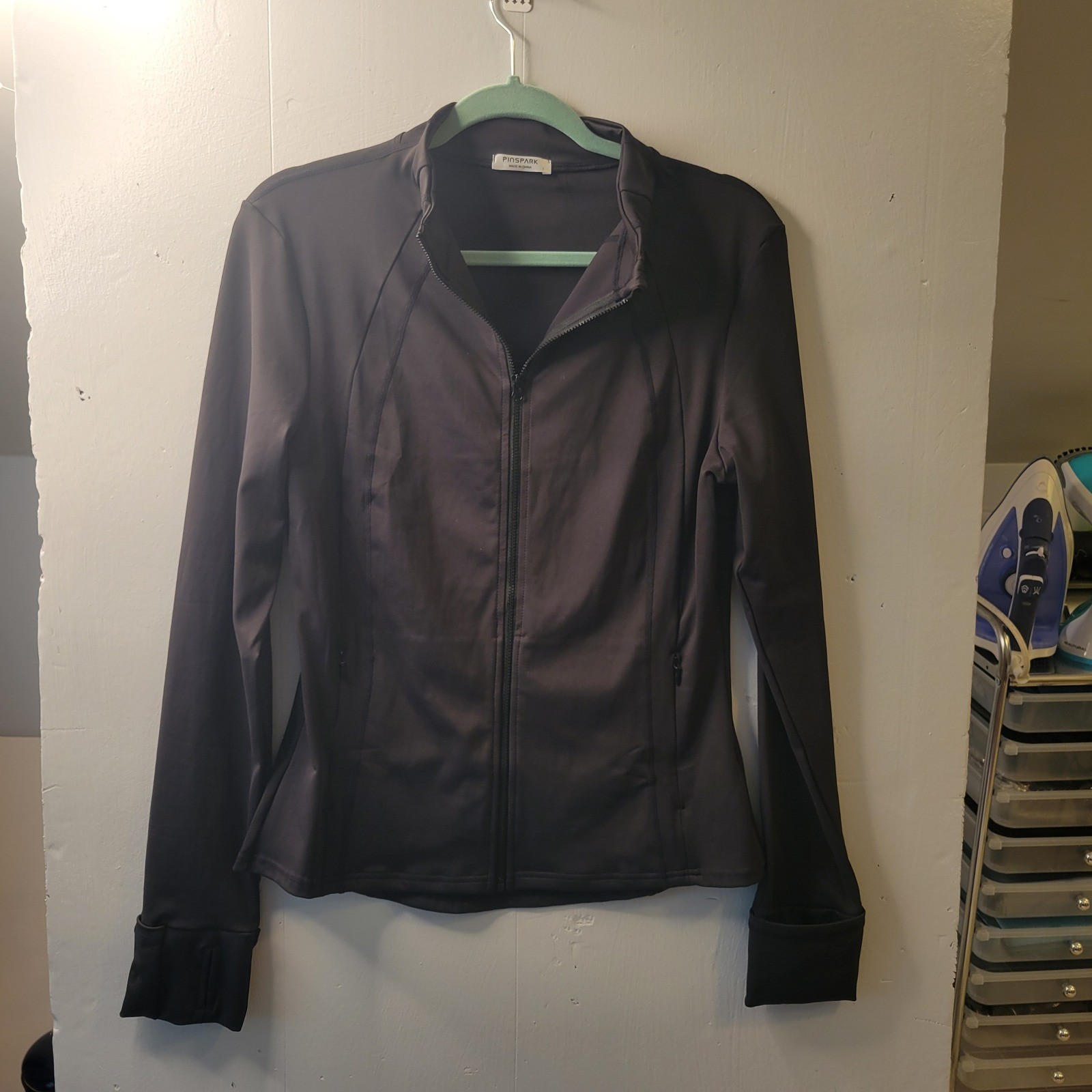Women’s Black Full Zip Athletic Jacket Thumbhole Performance Activewear Size L