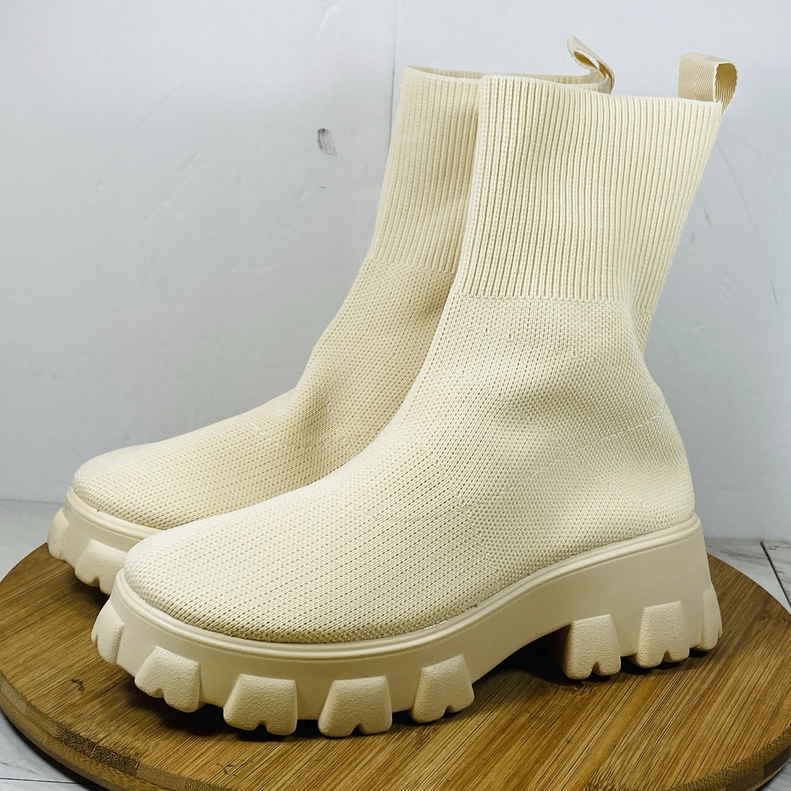 Womens Off White Fabric Pull On Mid Heel Platform Sock Heels US 7.5 EUR 38 NEW