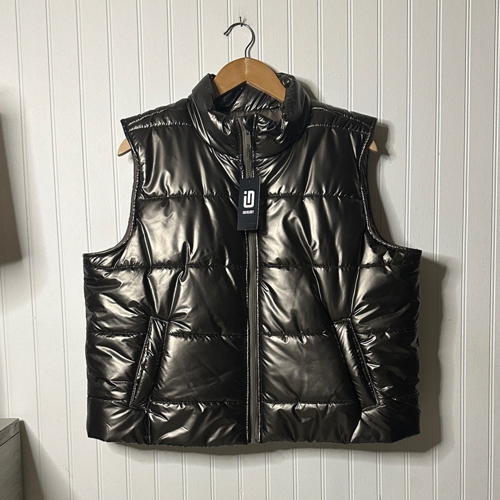 ID Ideology Metallic Pewter Grey Puffer Vest Size Medium