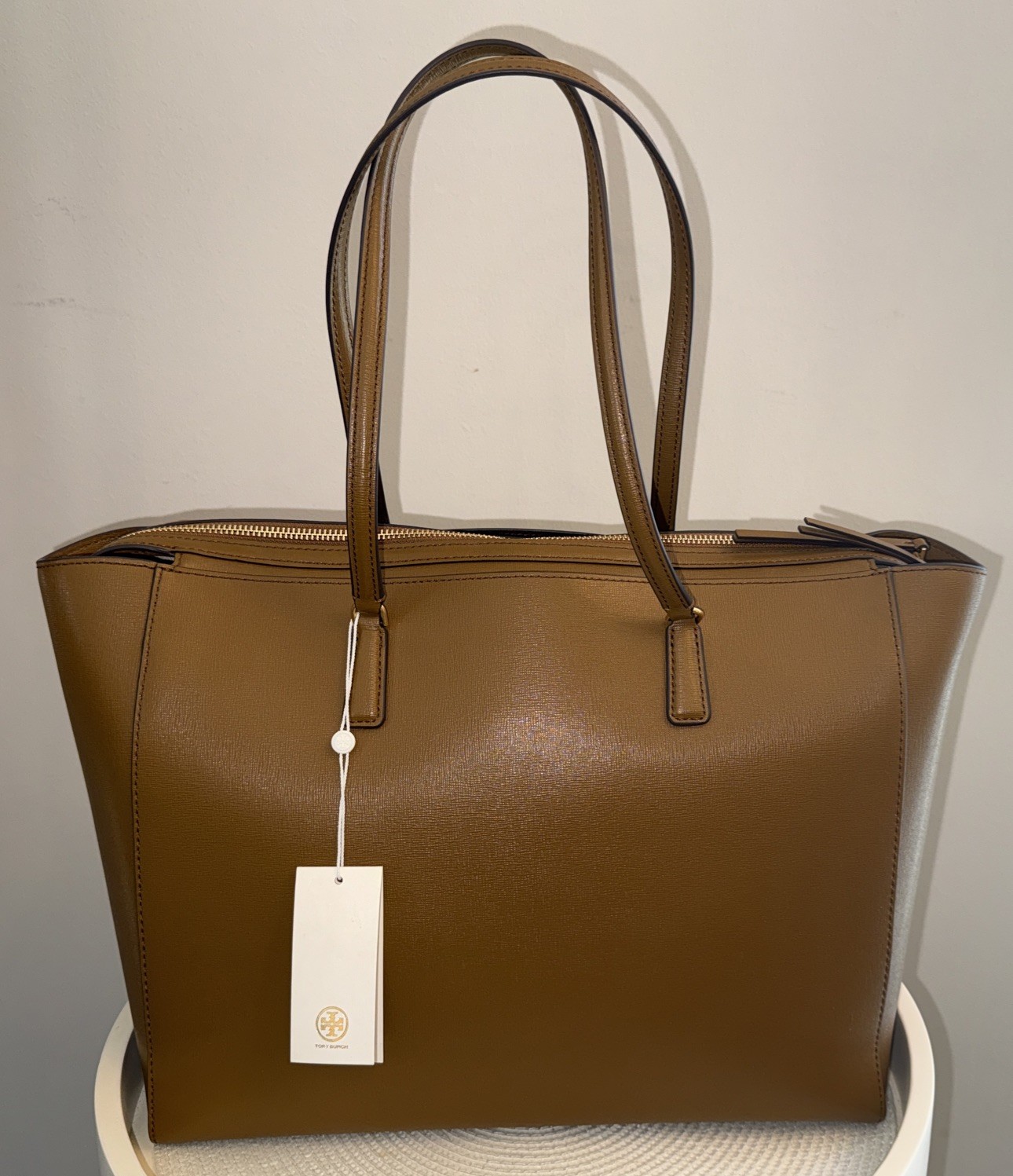 Tory Burch Robinson Tote Pebbled Leather In Bistro Brown – 143240