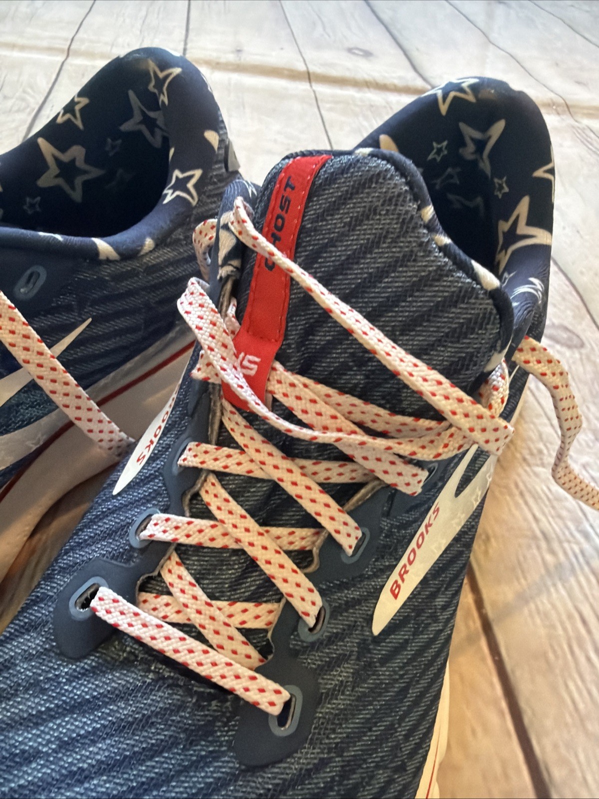 Brooks Ghost 15 USA Independence Women Sz 8 Stars Stripes Red White Blue