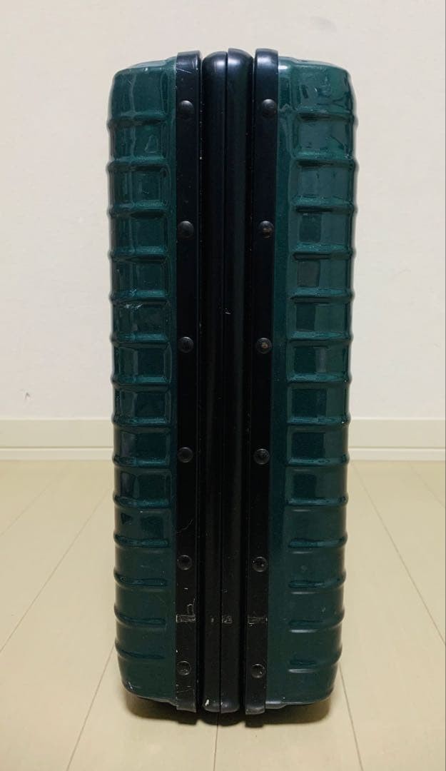Rimowa attaché case, green