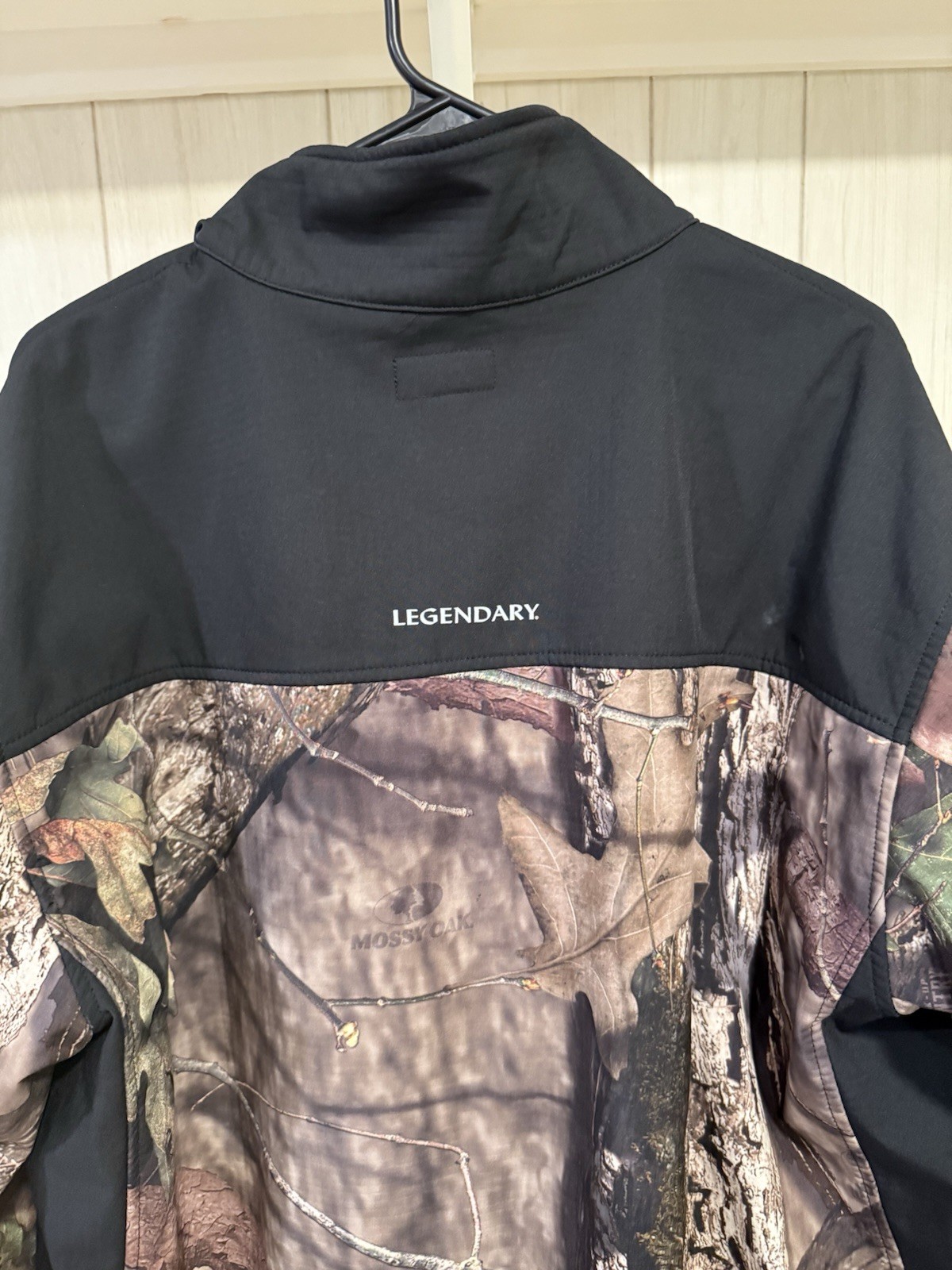 Legendary Whitetails 2XT Men’s Long Sleeve Light Jacket Shirt Camo Hunting Zip