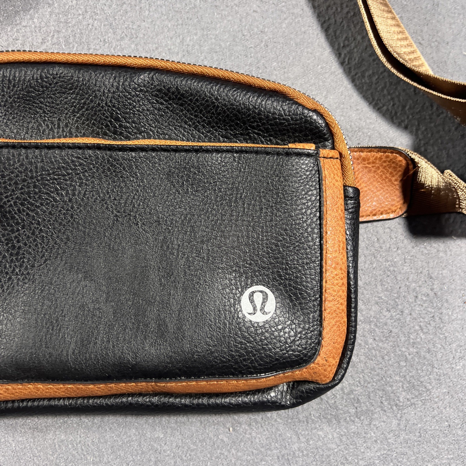 Lululemon Everywhere Belt Bag Black Leather Adjustable Strap Fanny Pack READ