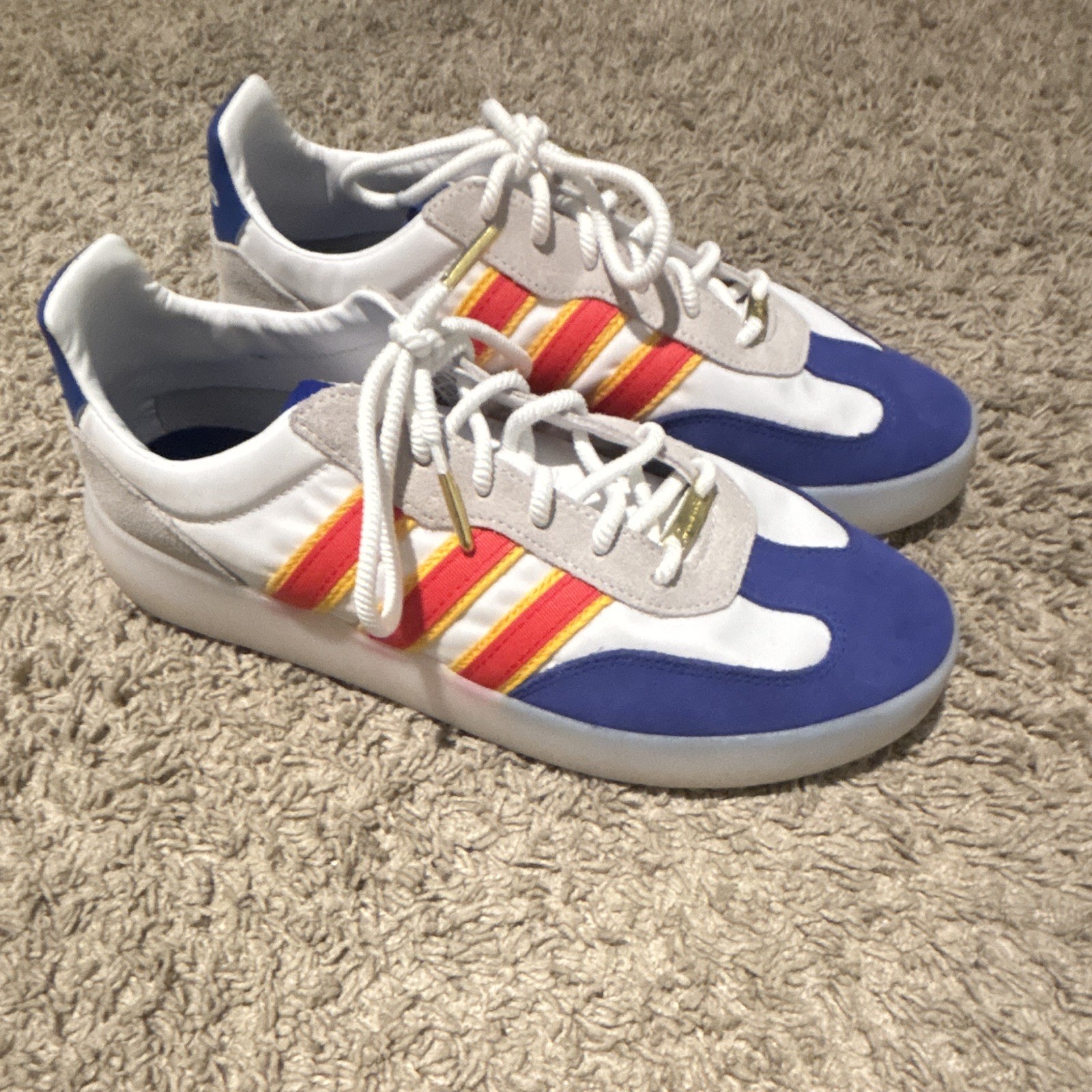 adidas Men’s Low Top Lace-Up Athletic Sneaker – Blue/White – Pre-Owned