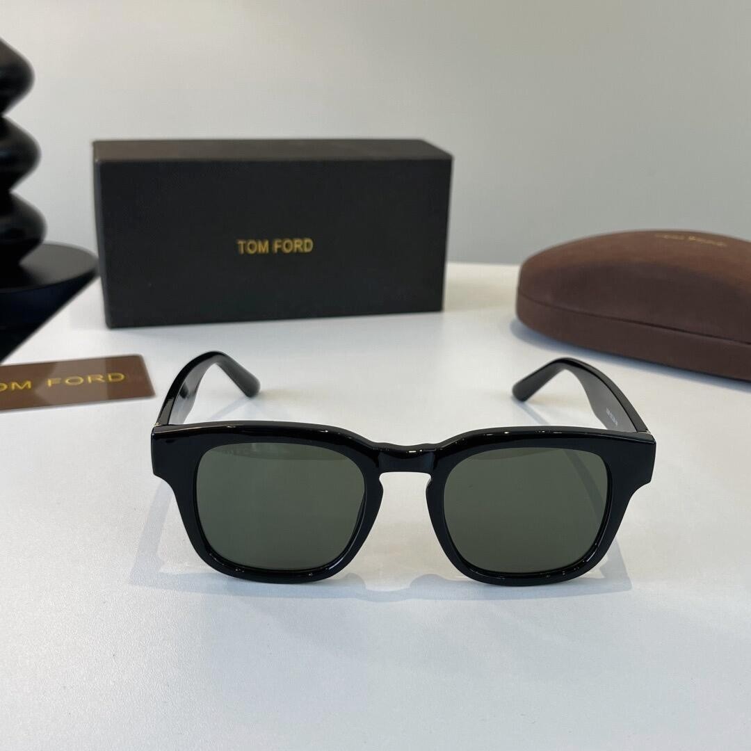 Tom Ford TF0906 Black Frames Unisex Square Sunglasses 145mm