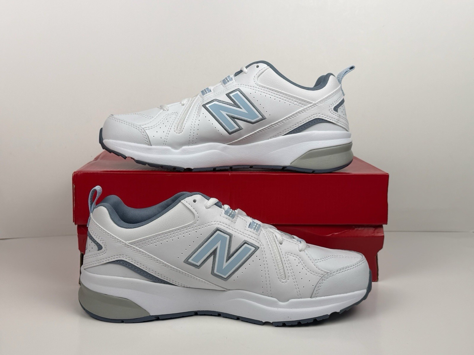 New Balance 608v5 Training Shoe Women’s Size 7.5 D Wide White/Blue WX608WB5