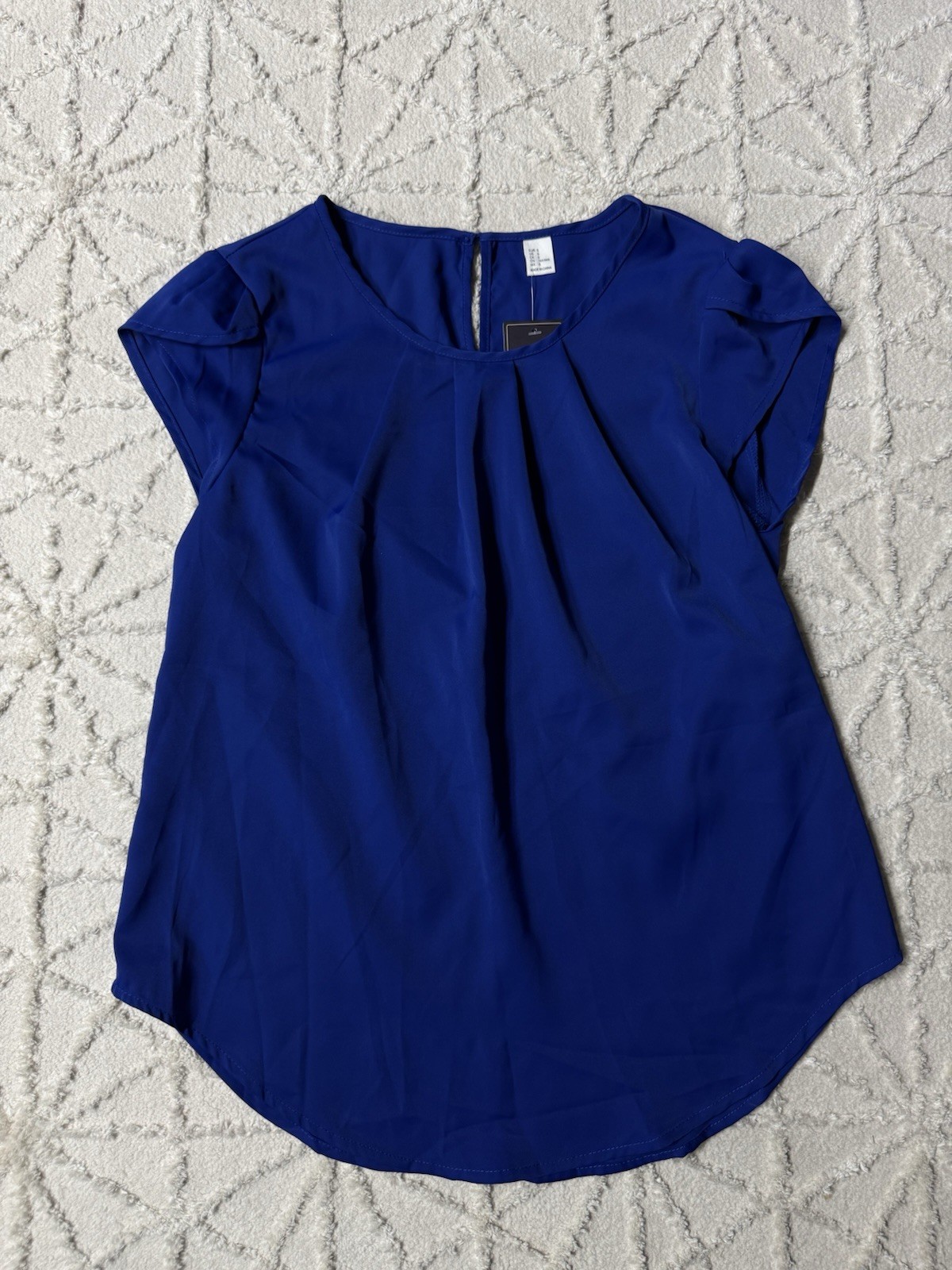Milumia Women’s NWT Petal Sleeve Blue Blouse Size S Pleated Front Round Neck