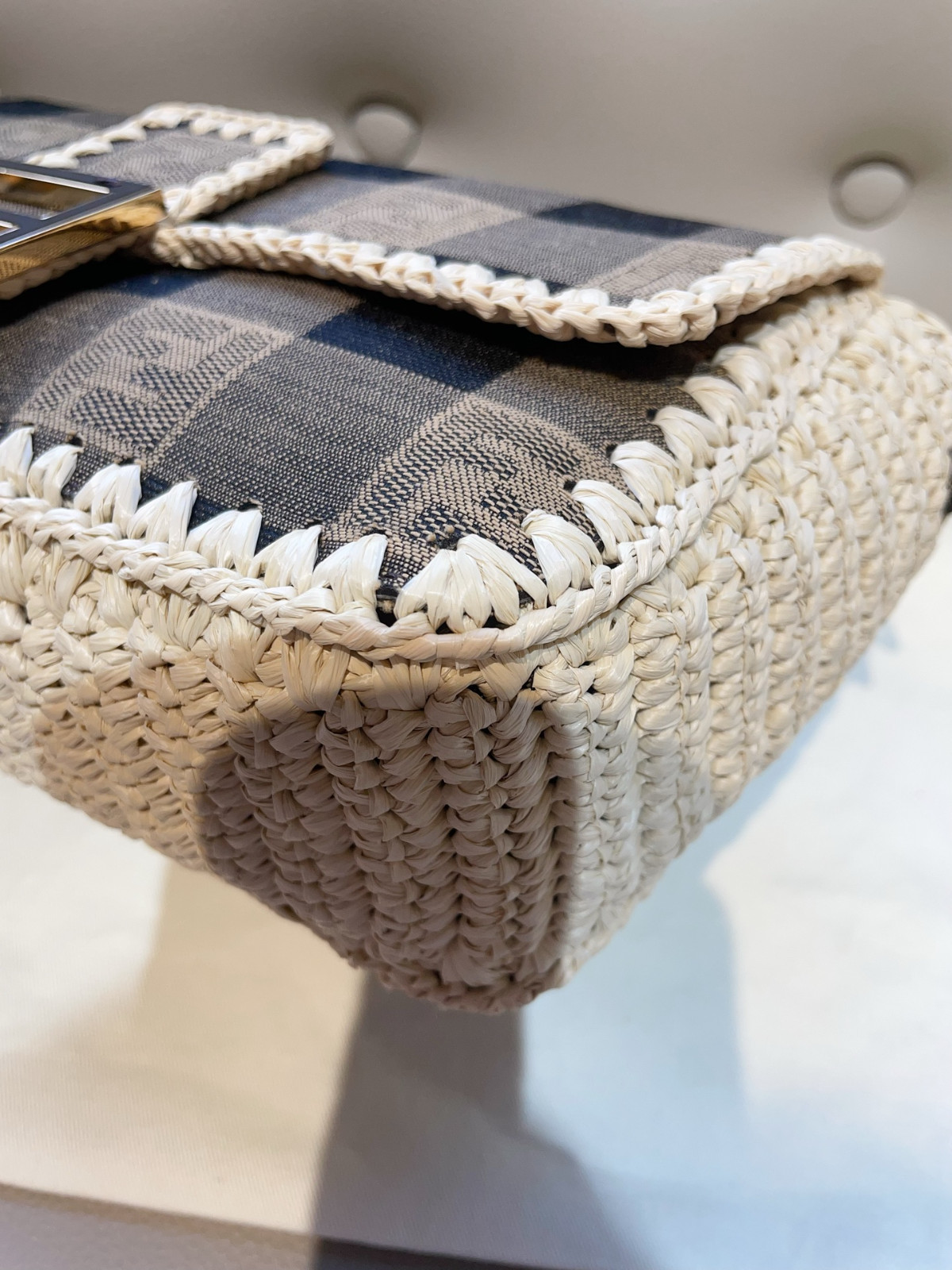 Fendi Medium Raffia Woven Baguette Bag （26×13×7）cm