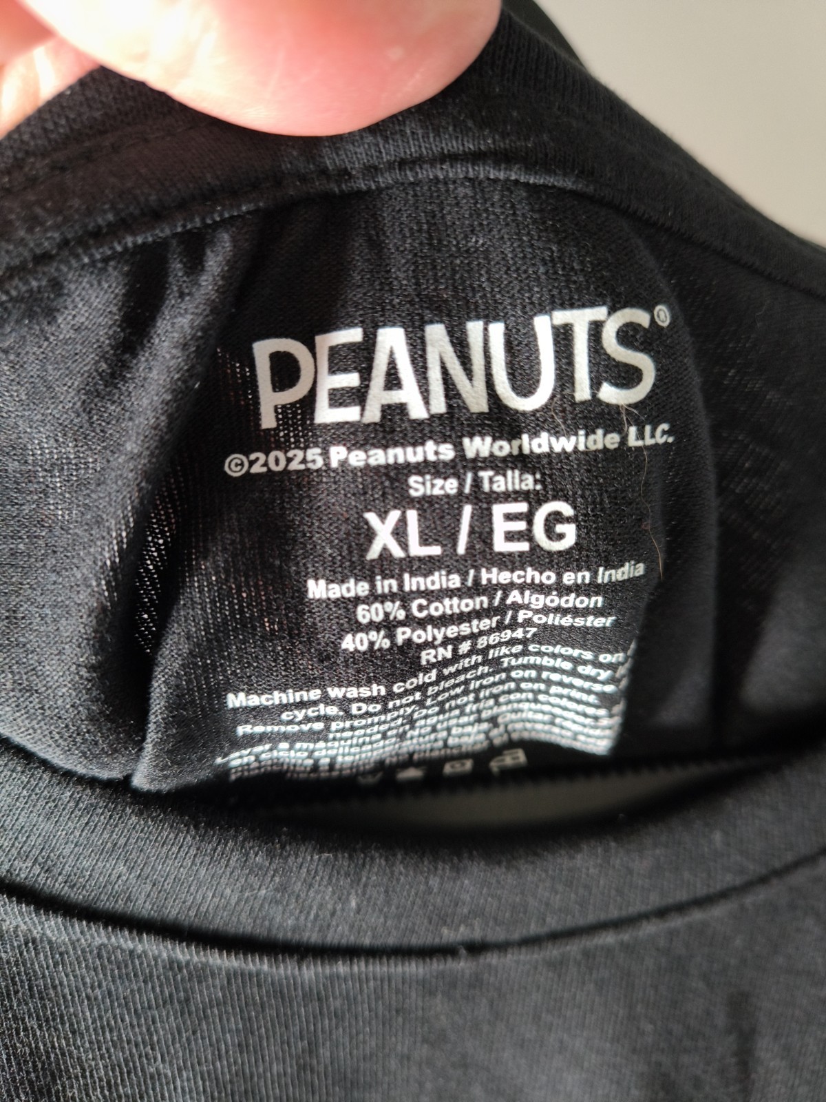 Peanuts Snoopy Pink Beagle Club Friendly Cowboy Black Graphic Tee Men’s XL
