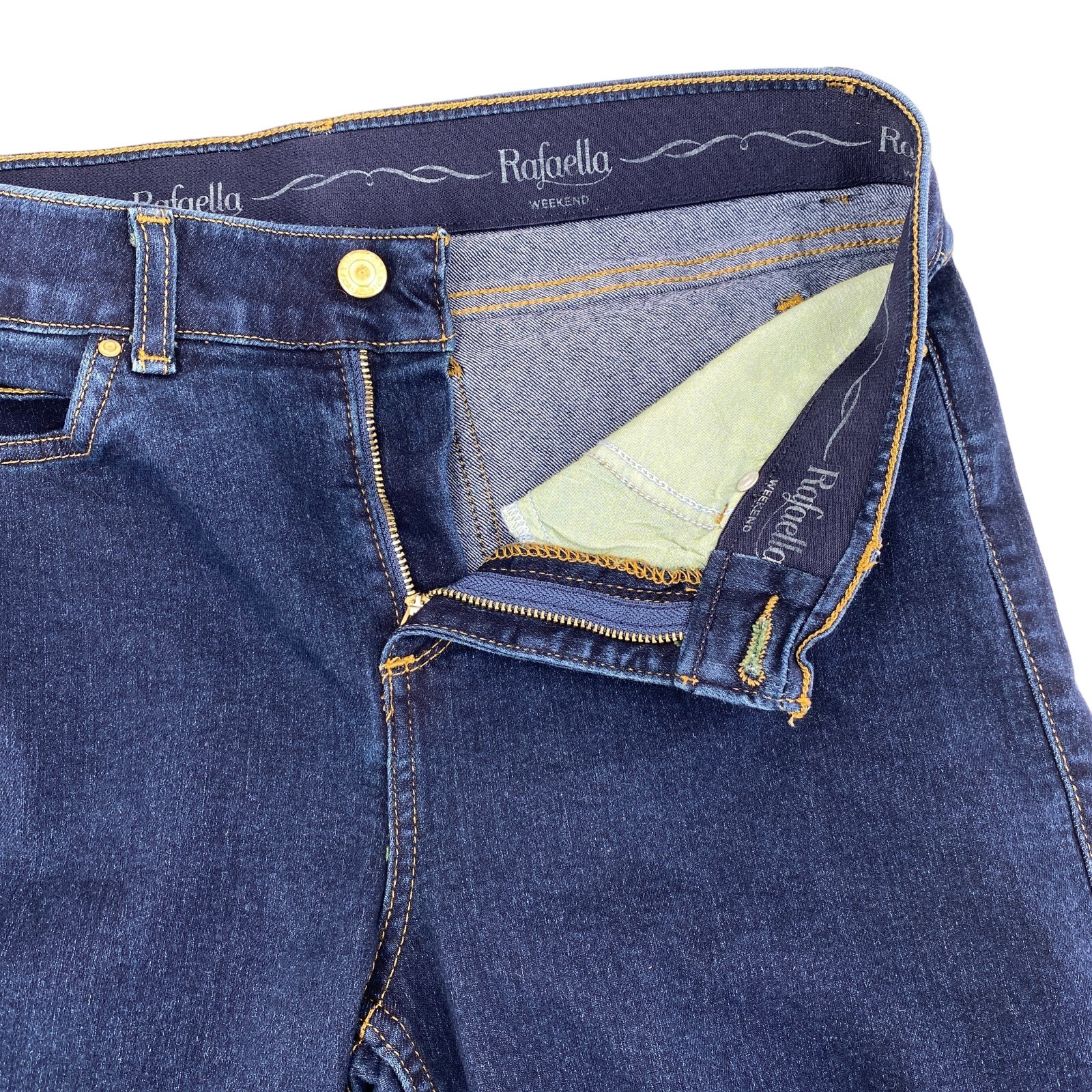 Rafaella Womens Capri Jeans Blue Denim Size 12 Stretchy Zipper Button Closure