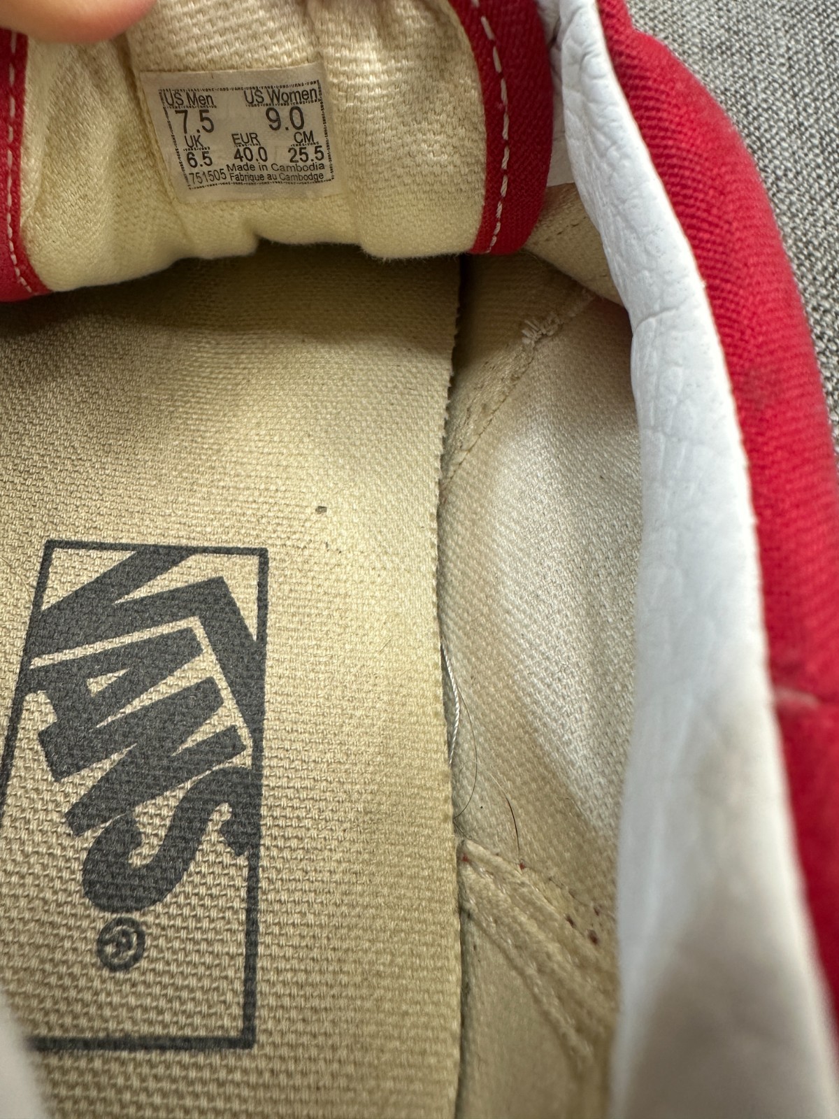 Vans Old Skool Unisex M7.5/W9 Skateboarding Shoes Red Suede Athletic Sneakers