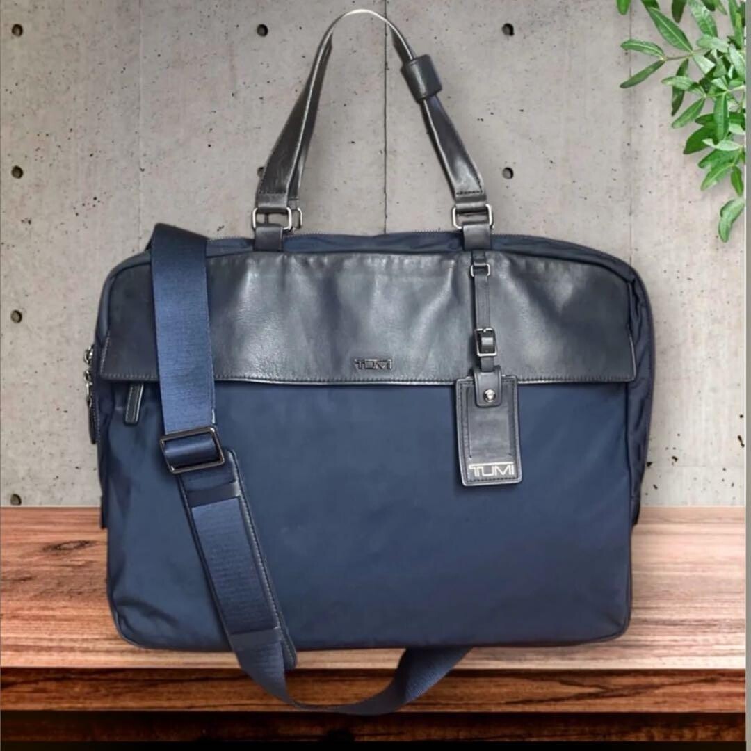 TUMI 2Way Business Bag Nylon Leather Navy Black Model 0481764INDE 14.96in