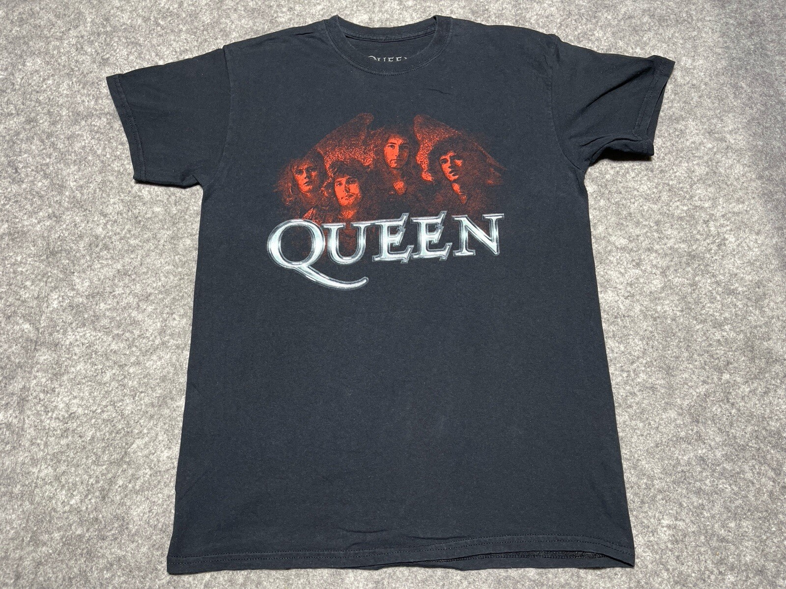 Queen British Band Official Merch Black Members Freddie Mercury Shirt medium