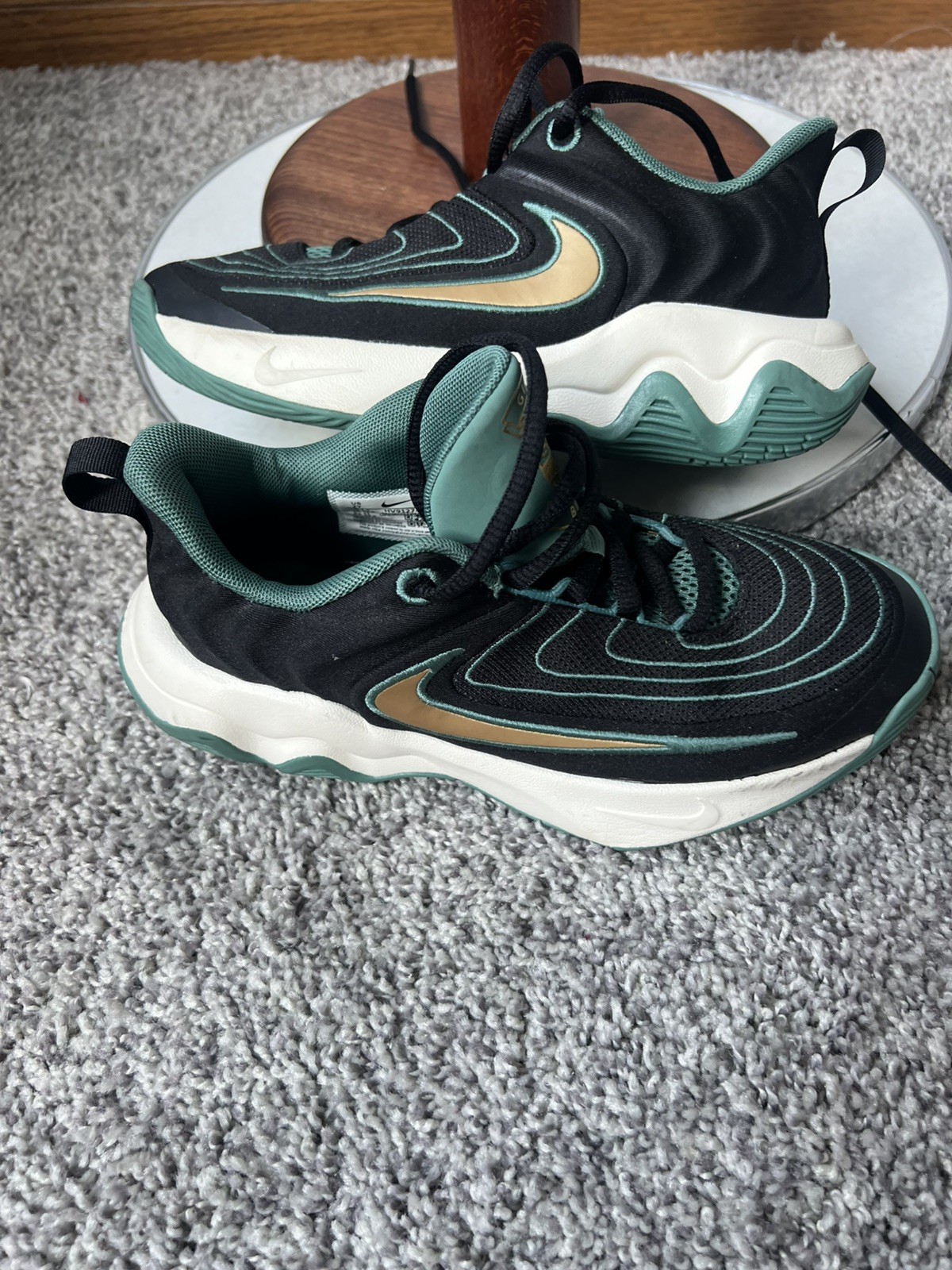 Giannis, Nike Shoes Size 2 Youth Shoes Are Used