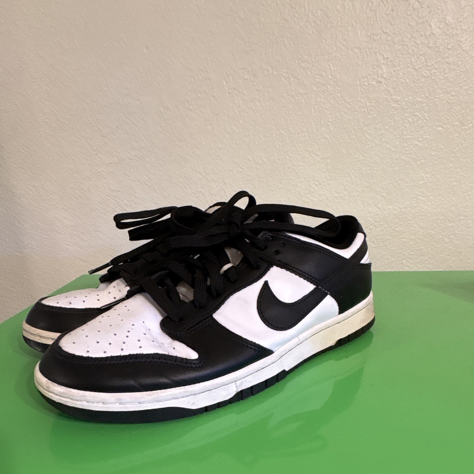 Nike Dunk Low Men’s Black/White Leather Colorblock Lace-Up Low Top Sneakers