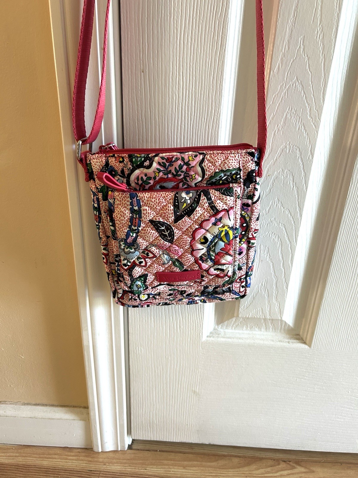 Vera Bradley Pink/Multicolor Floral Zip Crossbody Bag Adjustable Strap Lined
