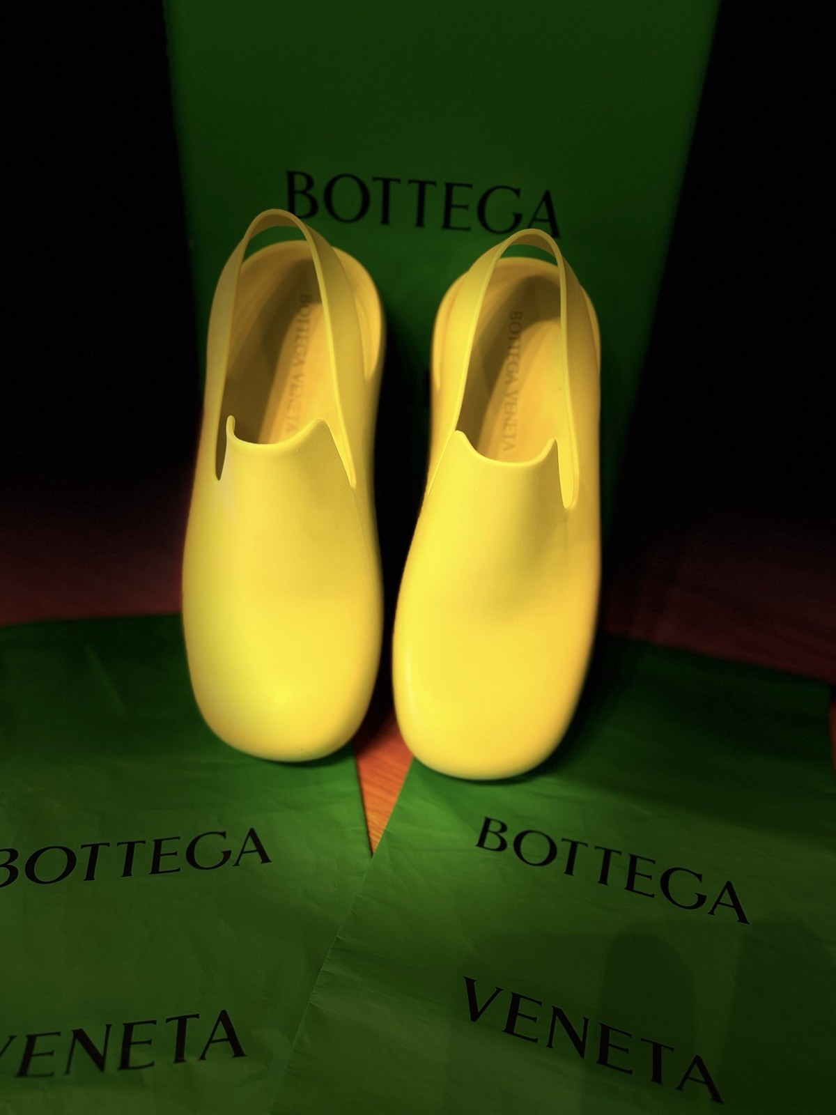 Bottega Veneta Puddle Neon Slingbqck Sandal Size 39 (8 US)