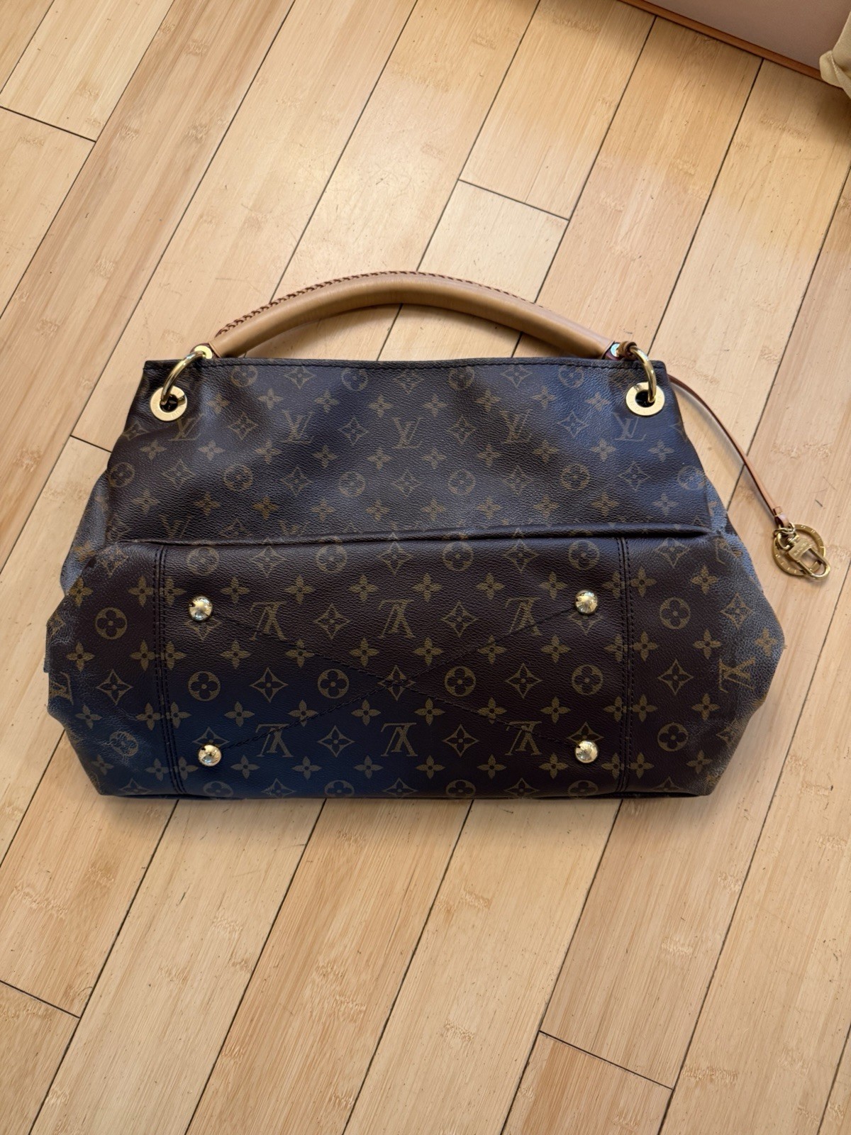 Authentic LOUIS VUITTON Monogram Artsy MM Shoulder Bag w/ original receipt.