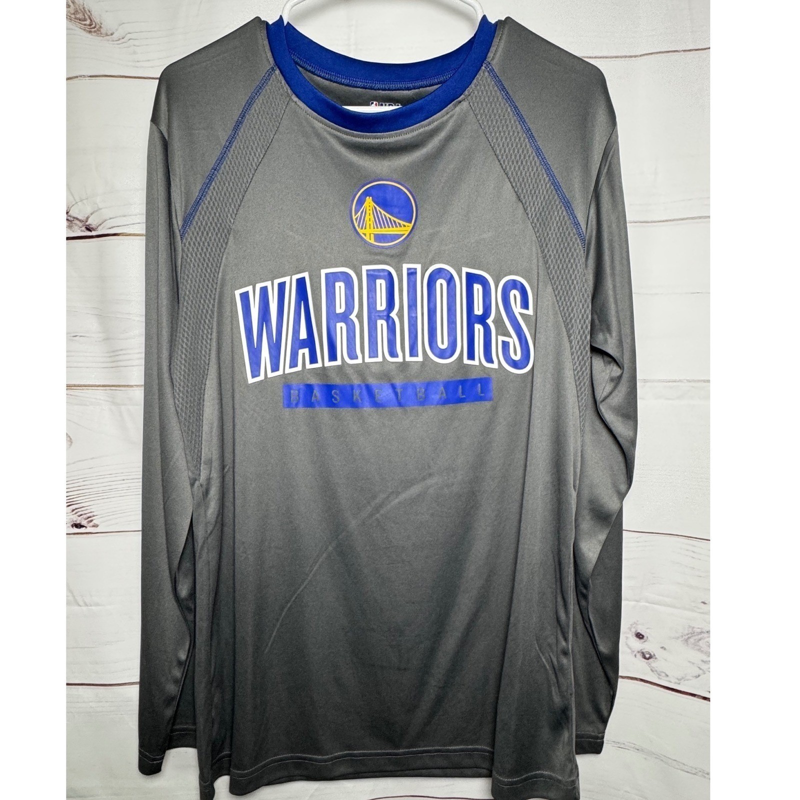 NBA Warriors Long Sleeve Shirt / Size Men’s Medium / Sku0084