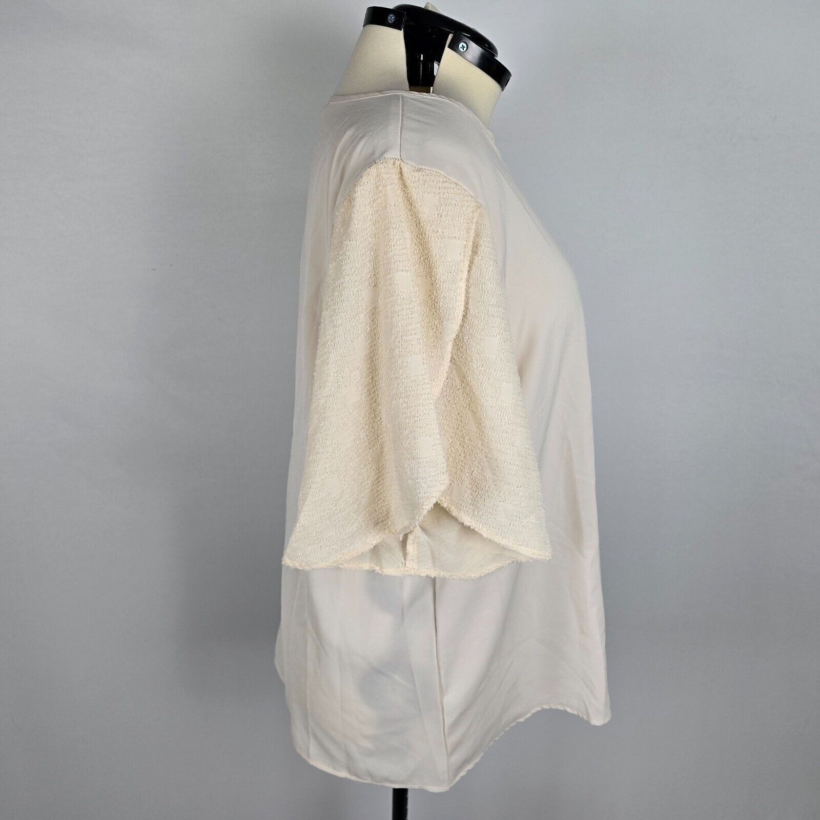 Bloomchic Blouse Womens 1X Ivory Anit-Wrinkle Patchwork Petal Sleeve Notched NWT