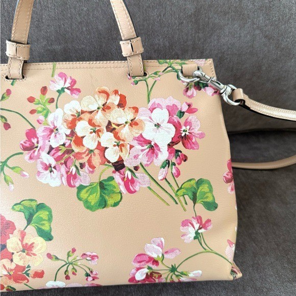 Gucci authentic top handle bag blooms pattern pink leather medium w strap