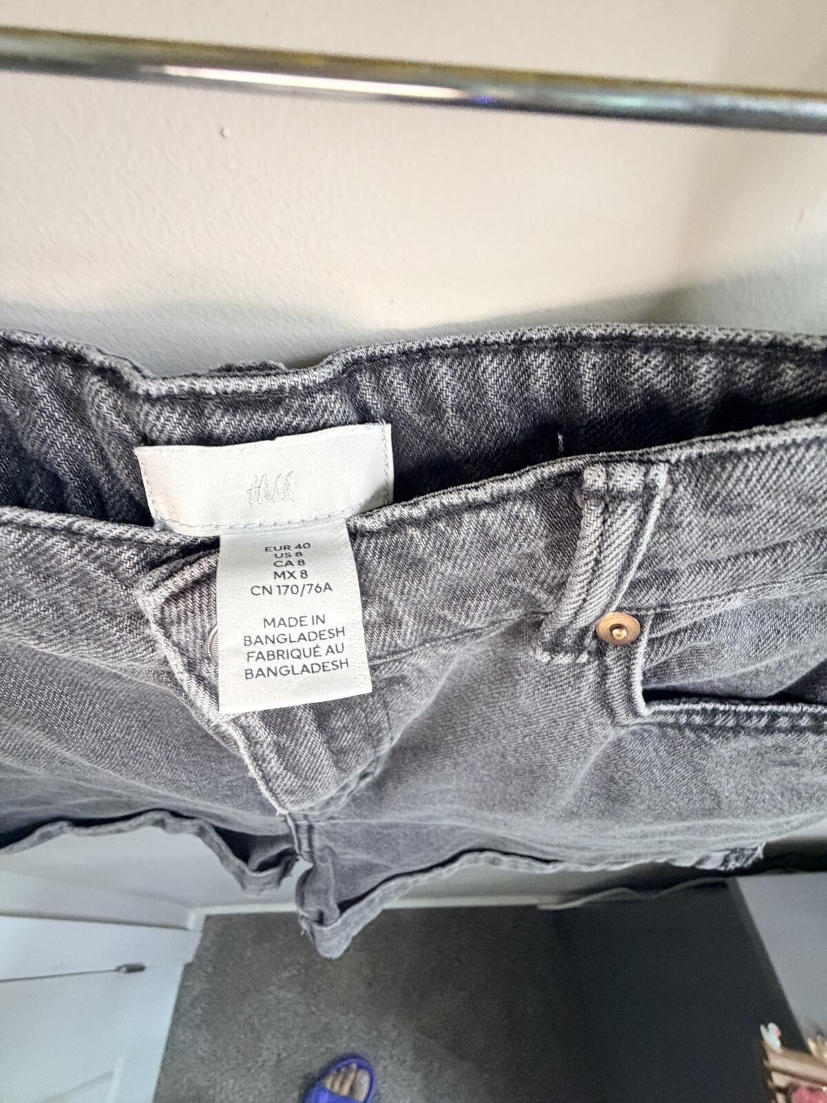 H&M Women’s Black/Gray Denim Shorts – Classic Fit, Stylish Comfort