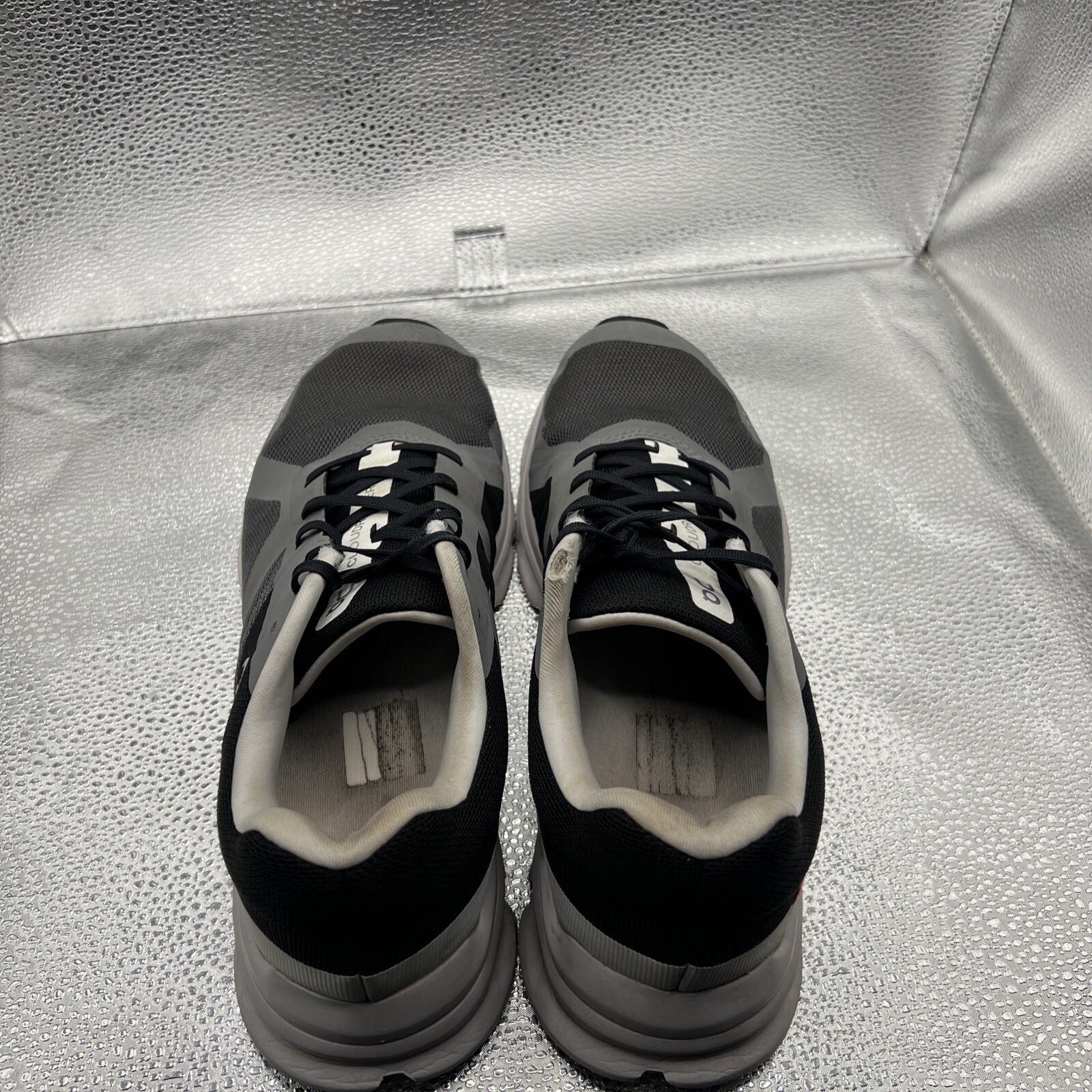 Size 10 – On Cloudrunner – Eclipse / Black – Womens – 46.98643