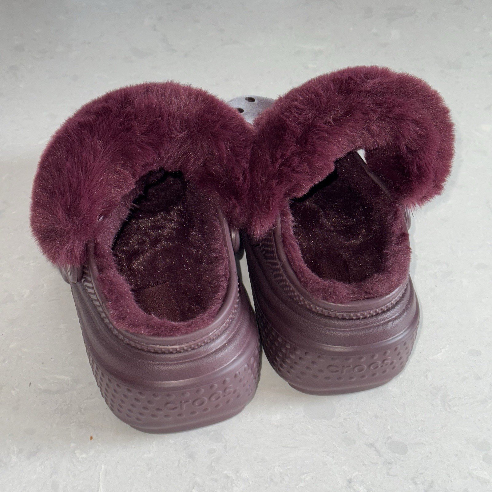 Womens Crocs Lined Stomp Dark Cherry Red Faux Fur Platform Clogs Shoes Size 9 M