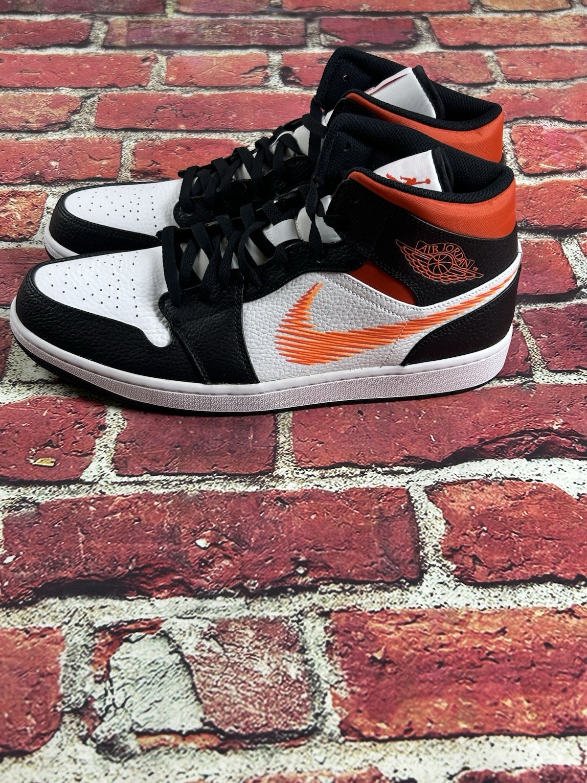 NEW Nike Air Jordan 1 Mid Zig Zag Swoosh Team Orange DN4929-100 Men’s Size 9.5
