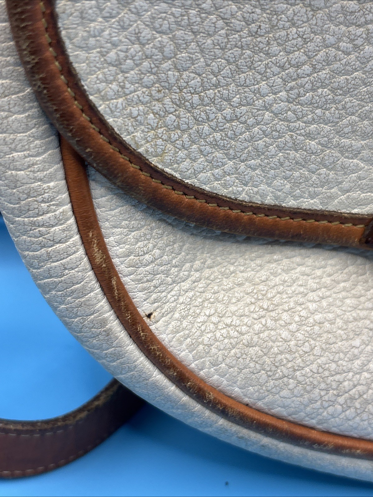 Vintage Dooney and Bourke Calvary Trooper Bag White Made In USA 🇺🇸 🫡