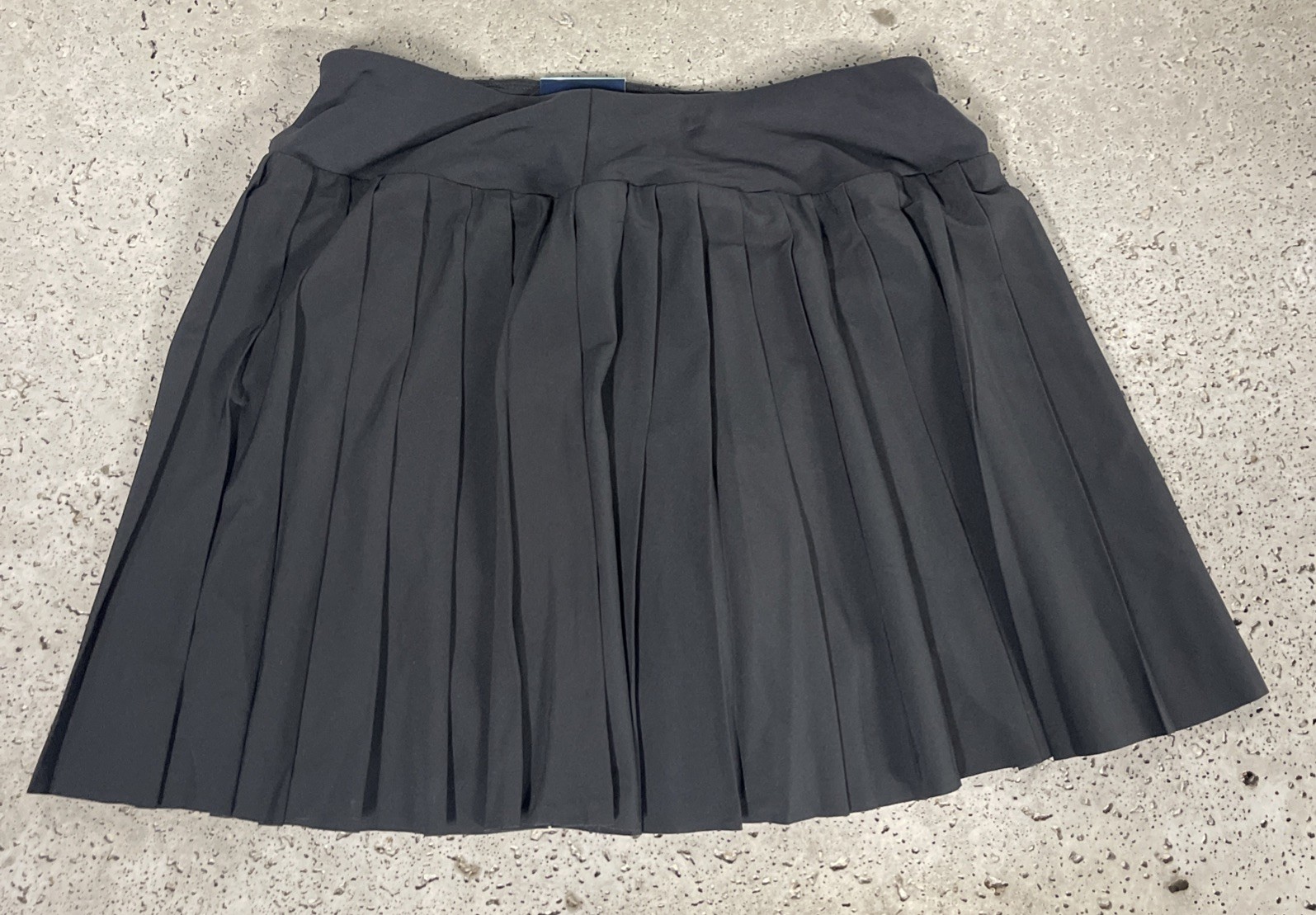 NWT DSG Womens Pleated Performance Mid-Rise Skort Sz M Pure Black BOSSW13330
