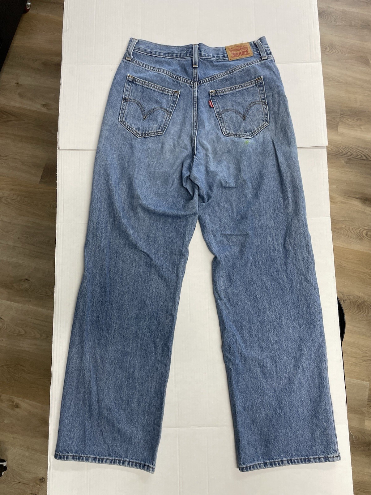 Levi’s Men’s Blue Light Wash Denim Straight Fit Jeans High Rise 5-Pocket