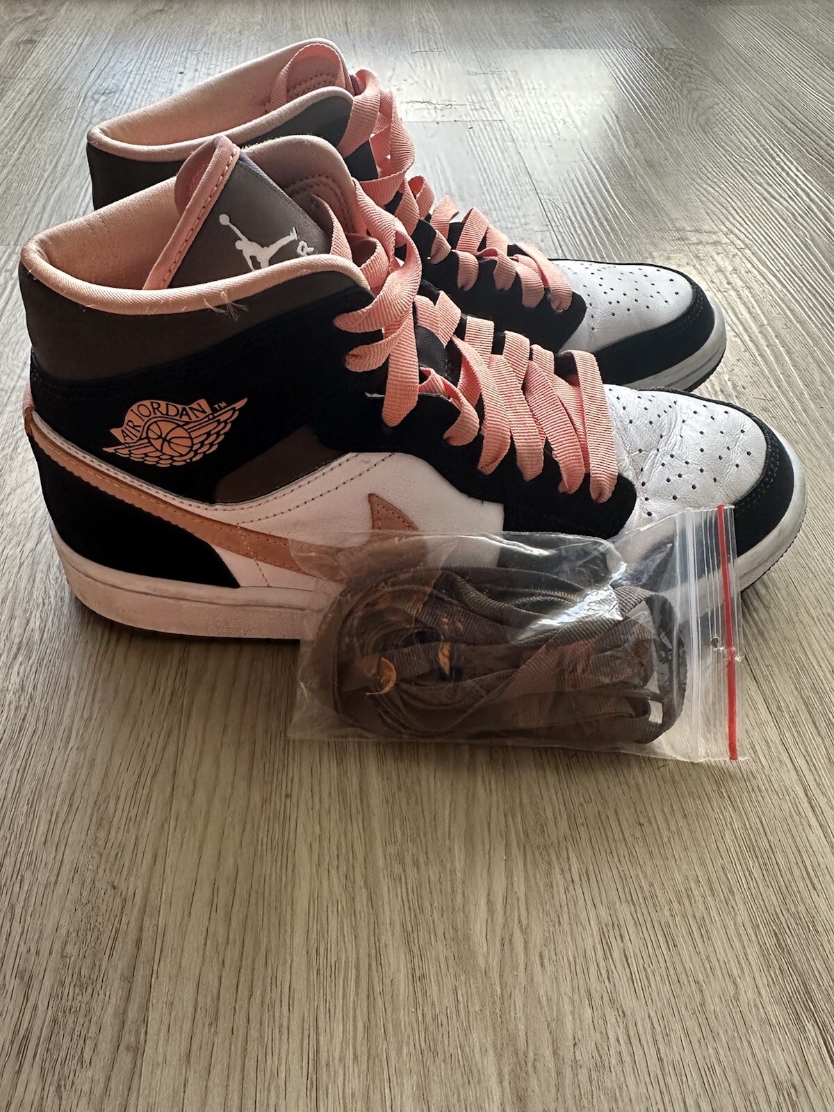 Size 7.5 – Air Jordan 1 SE Mid Peach Mocha W