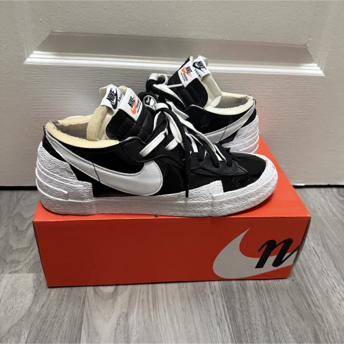 Nike sacai x Blazer Low Mens Sneakers Black/White Patent DM6443-001
