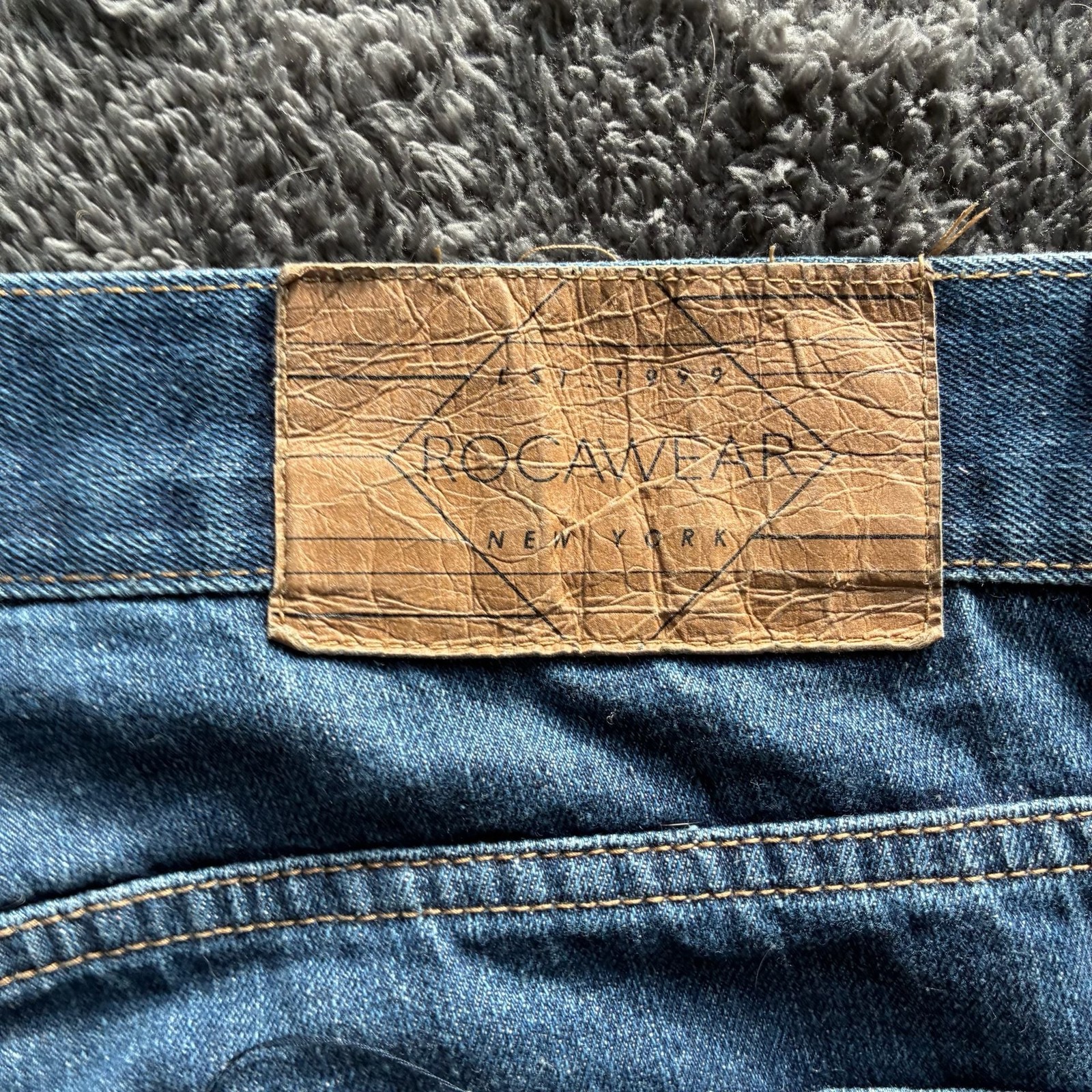 Rocawear Classic Fit Men’s Jeans Size 46×32 Embroidered Back Pocket Logos