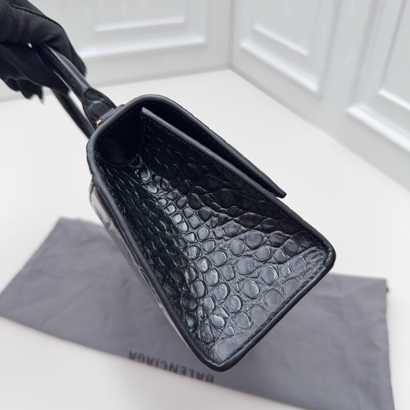 Balenciaga Pre-Owned Authentic Luxury Handbag 18.8*11.8*7.5 