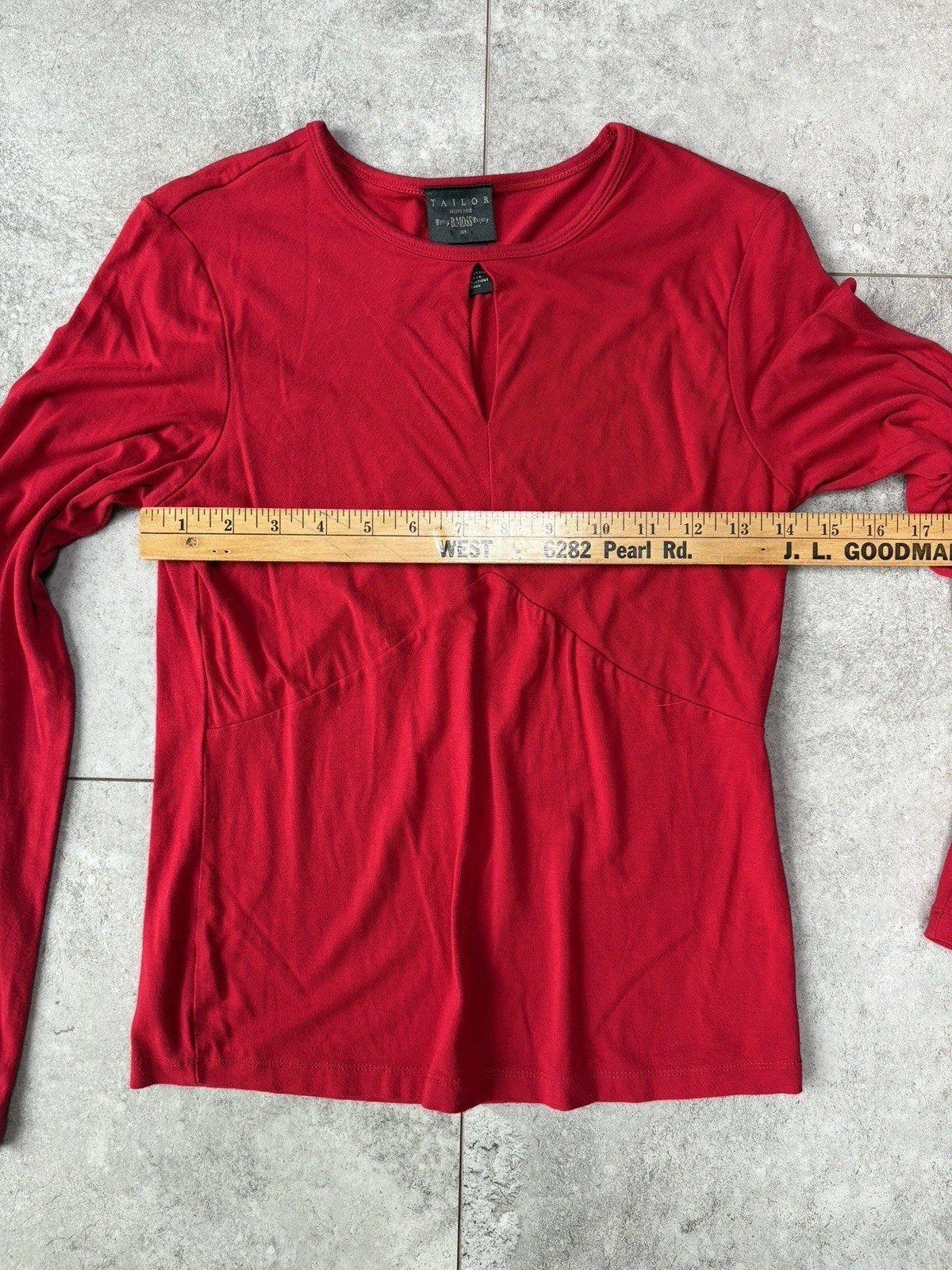 Vintage Tailor B Moss Red Long Sleeve Keyhole Top Women Medium Y2K Quiet Luxury