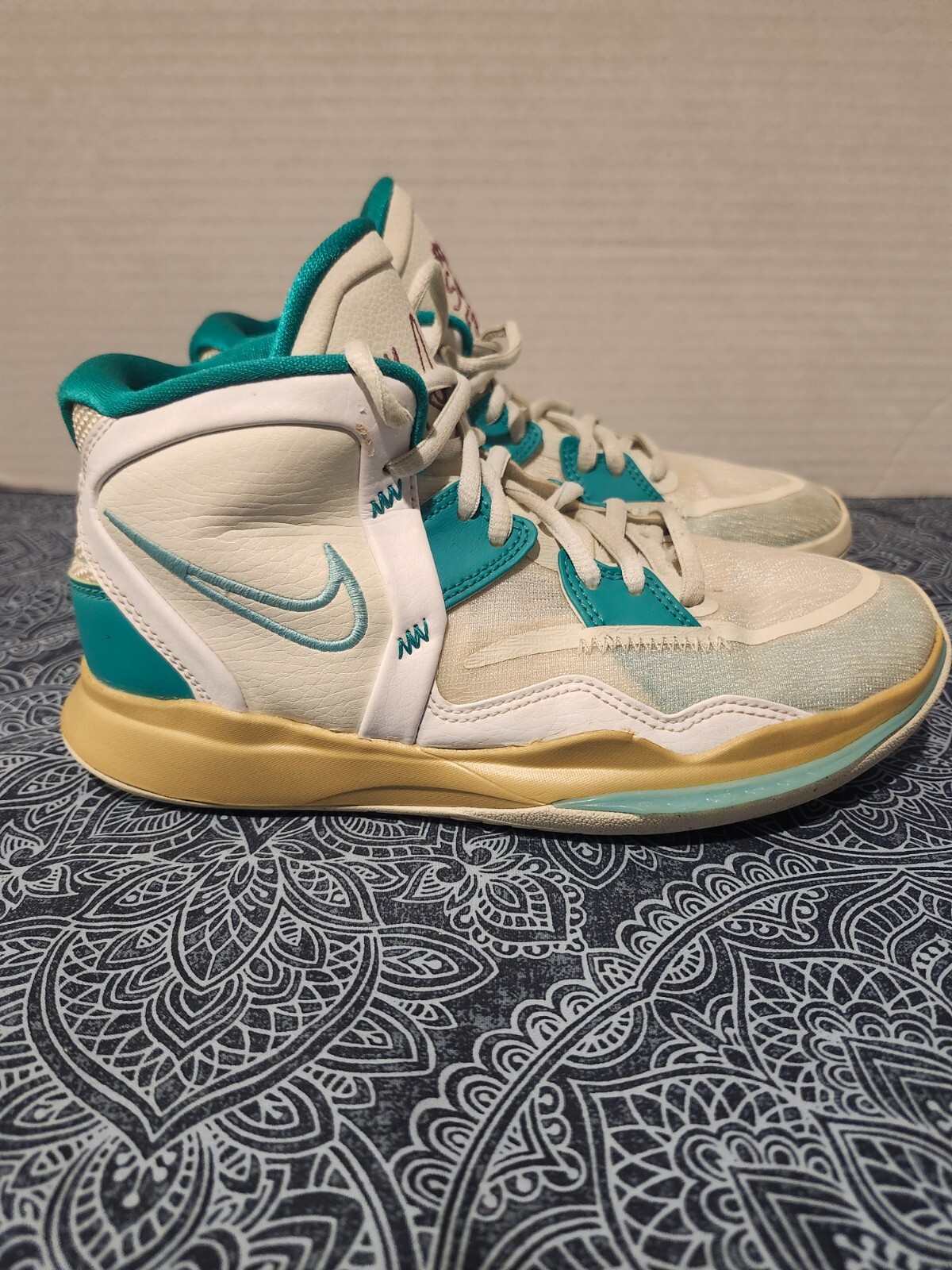 Size 4Y- Nike Sue Bird x Kyrie Infinity Golden Tribute DD0334 002! Nice!