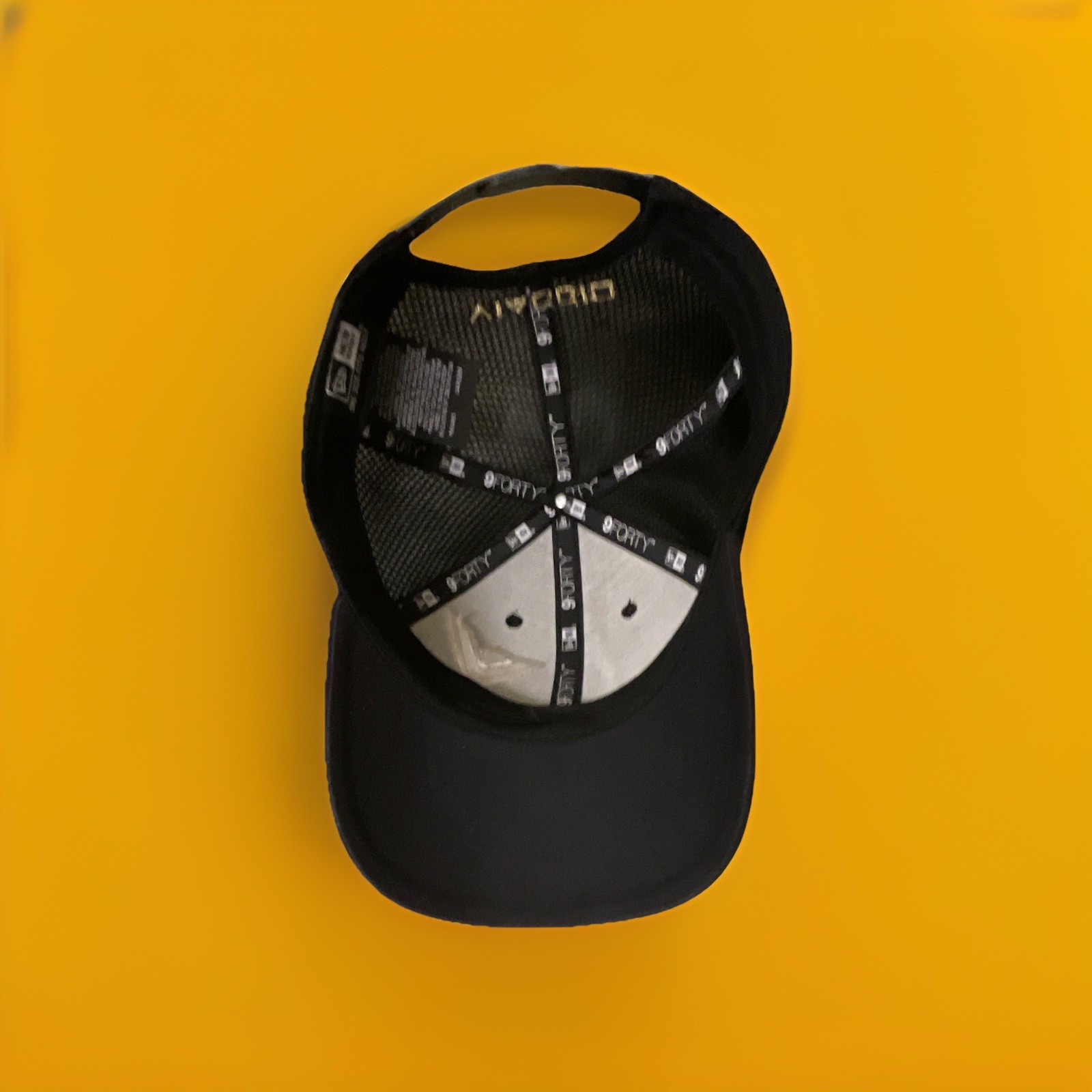 New Era Black/Gold Adjustable Mesh Back 9FORTY Baseball Cap One Size Men