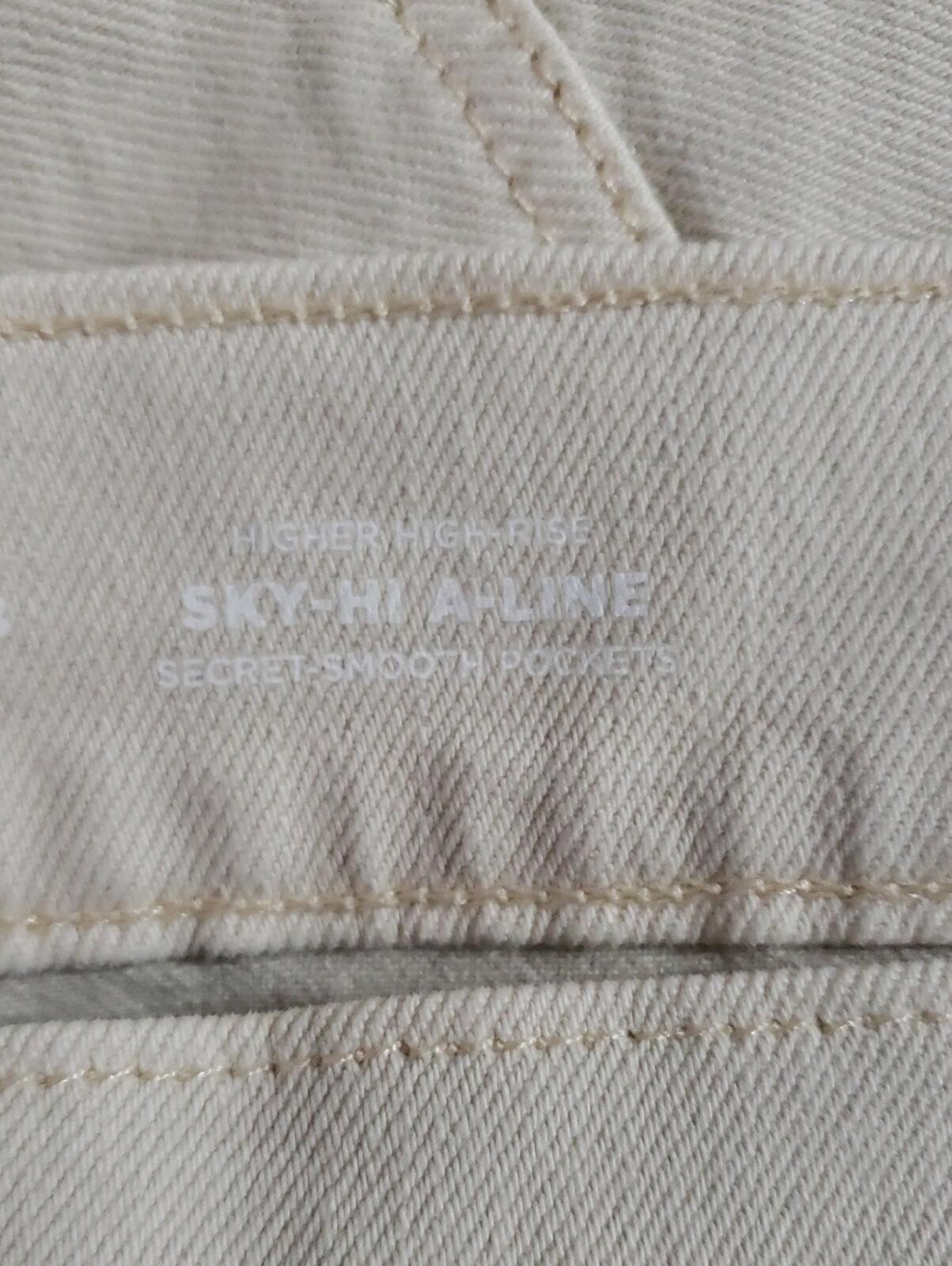 Old Navy Higher High-Rise Sky-Hi A-Line Cut-Off Jean Shorts. Size: 28 Waist: 51″