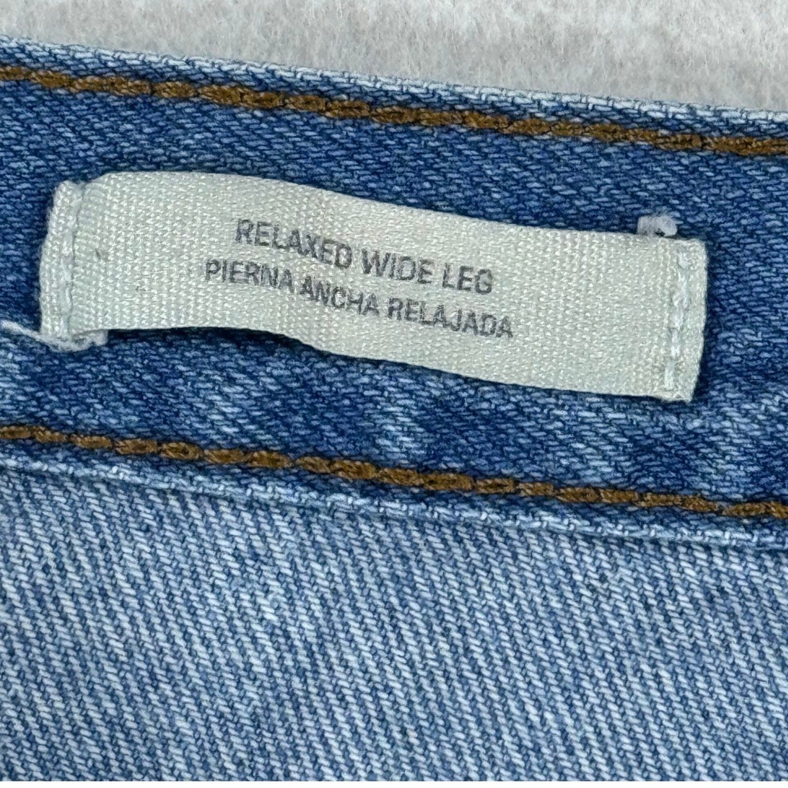 Universal Thread Relaxed Wide Leg Jeans Medium Wash Blue Denim Women Size 2/26R