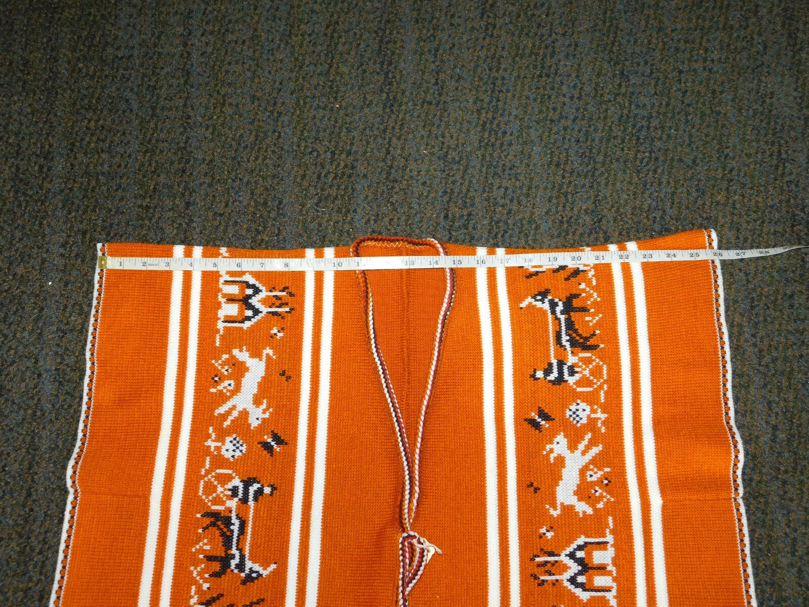 VINTAGE HORSE & BUGGY MID THIGH LENGTH OPEN FRONT PONCHO W/FRONT TIE