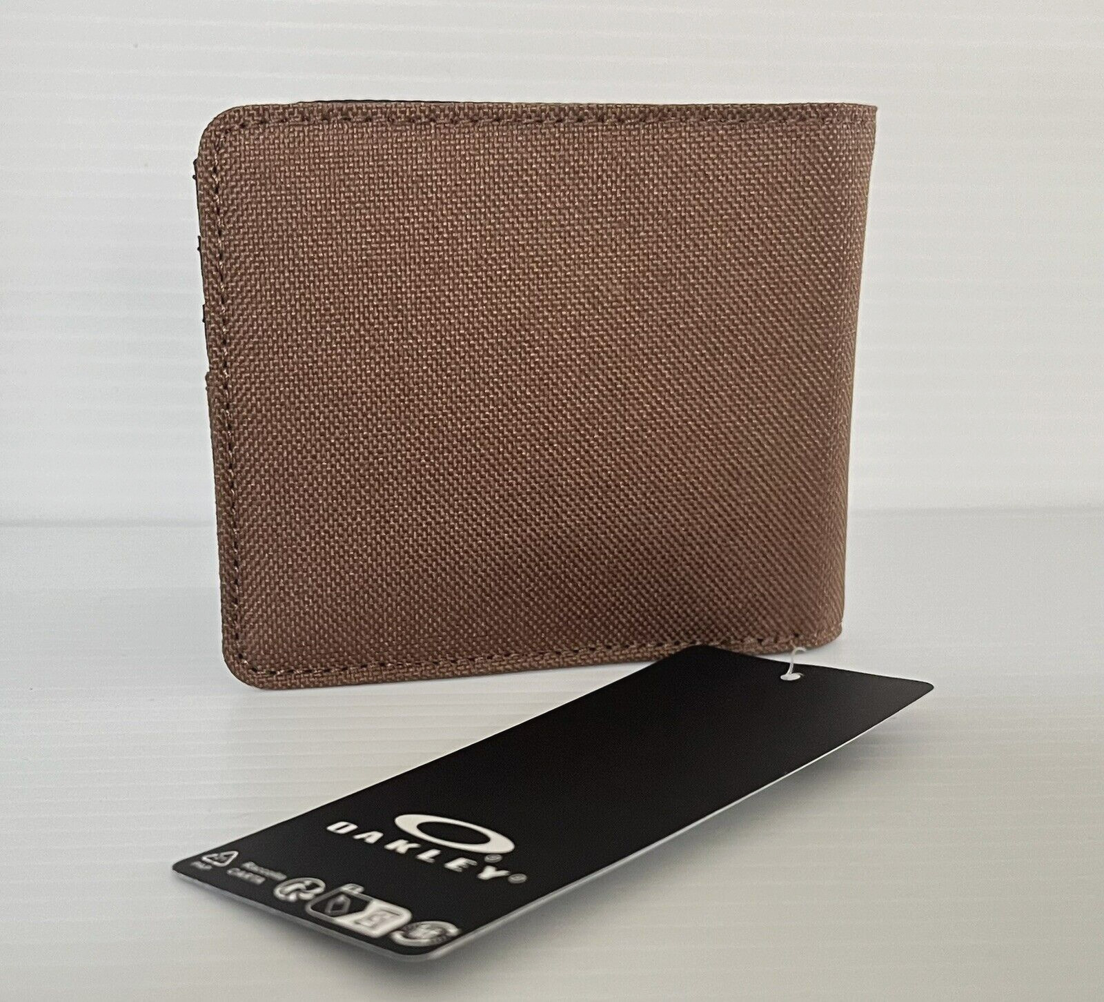 Oakley Men’s B1B BIFOLD WALLET Carafe- Brown