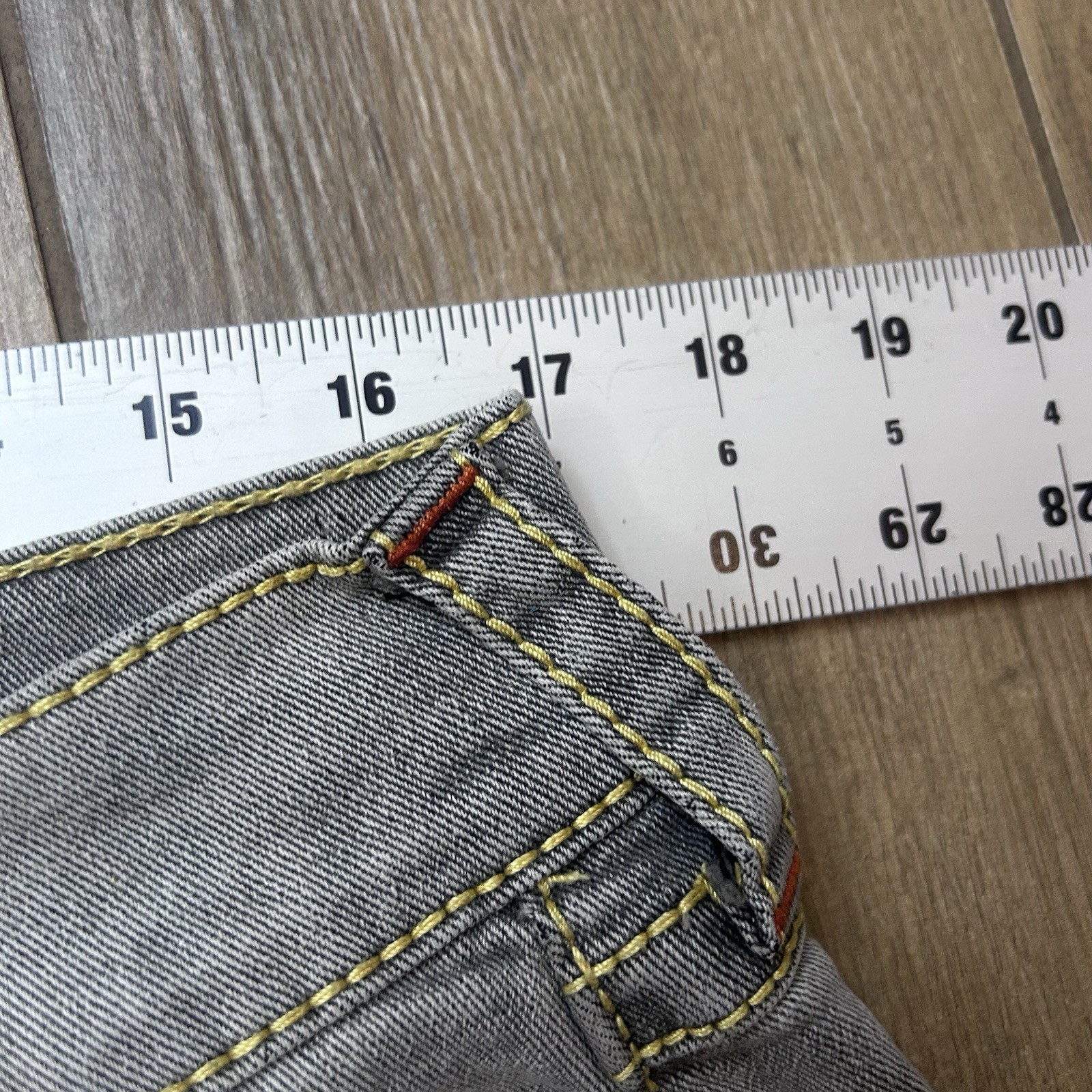 True Religion Geno Slim Mens Jeans Gray Wash Relaxed Denim Red Big T Stitching