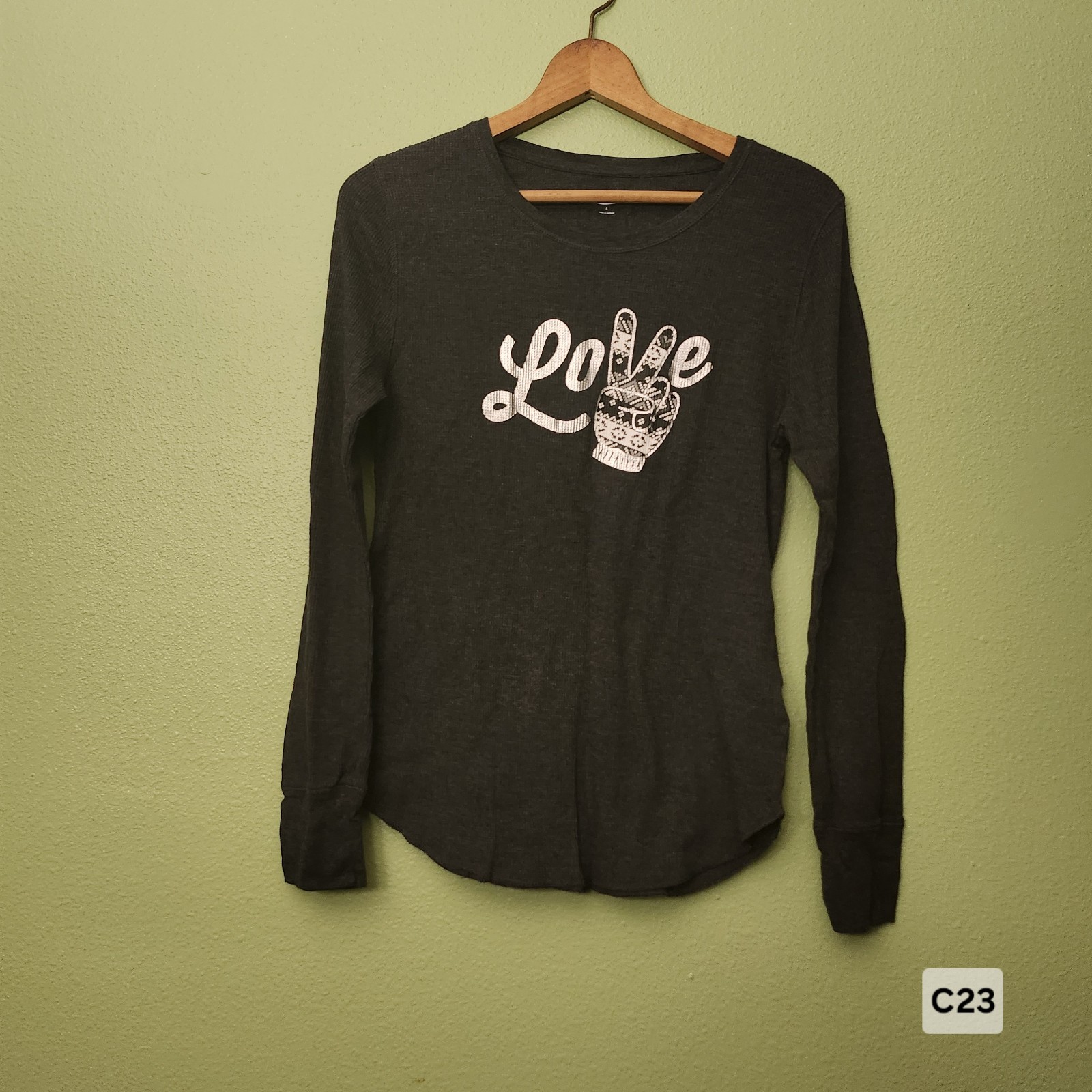 Old Navy Women’s Long Sleeve Thermal Charcoal Gray Large Love Peace Ribbed